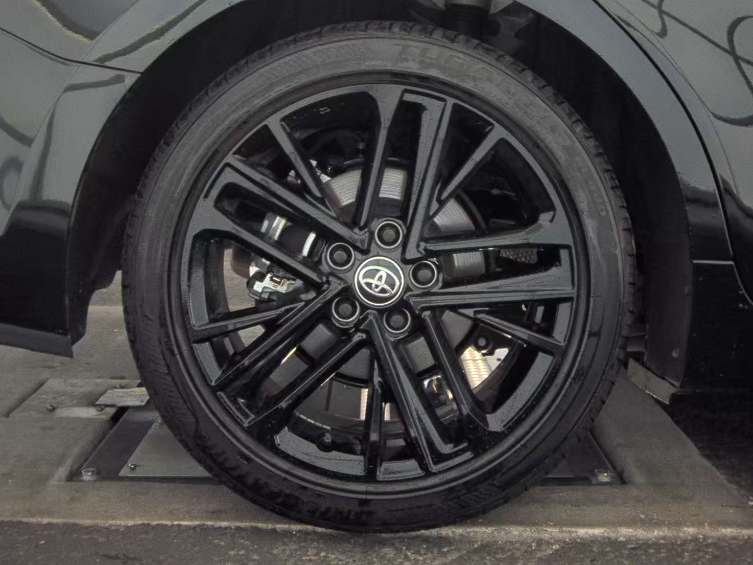 2025 Toyota Camry SE FWD