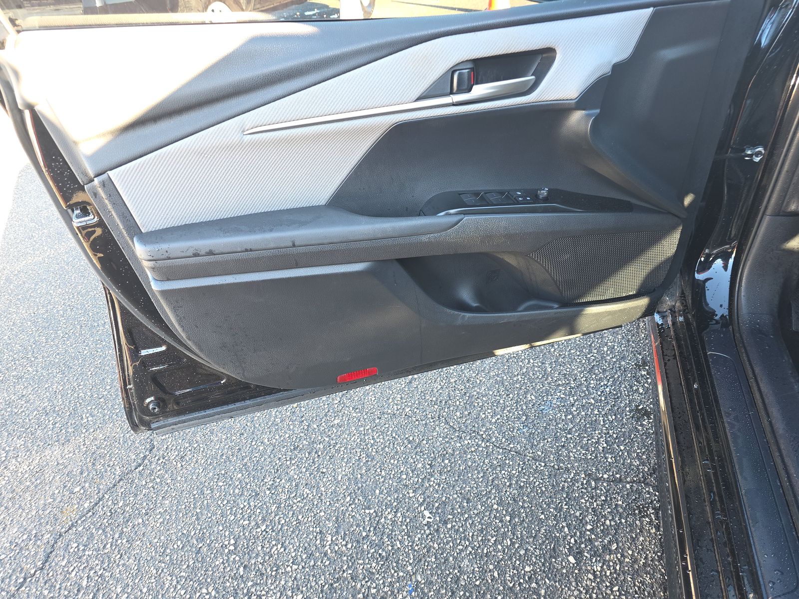 2025 Toyota Camry SE FWD