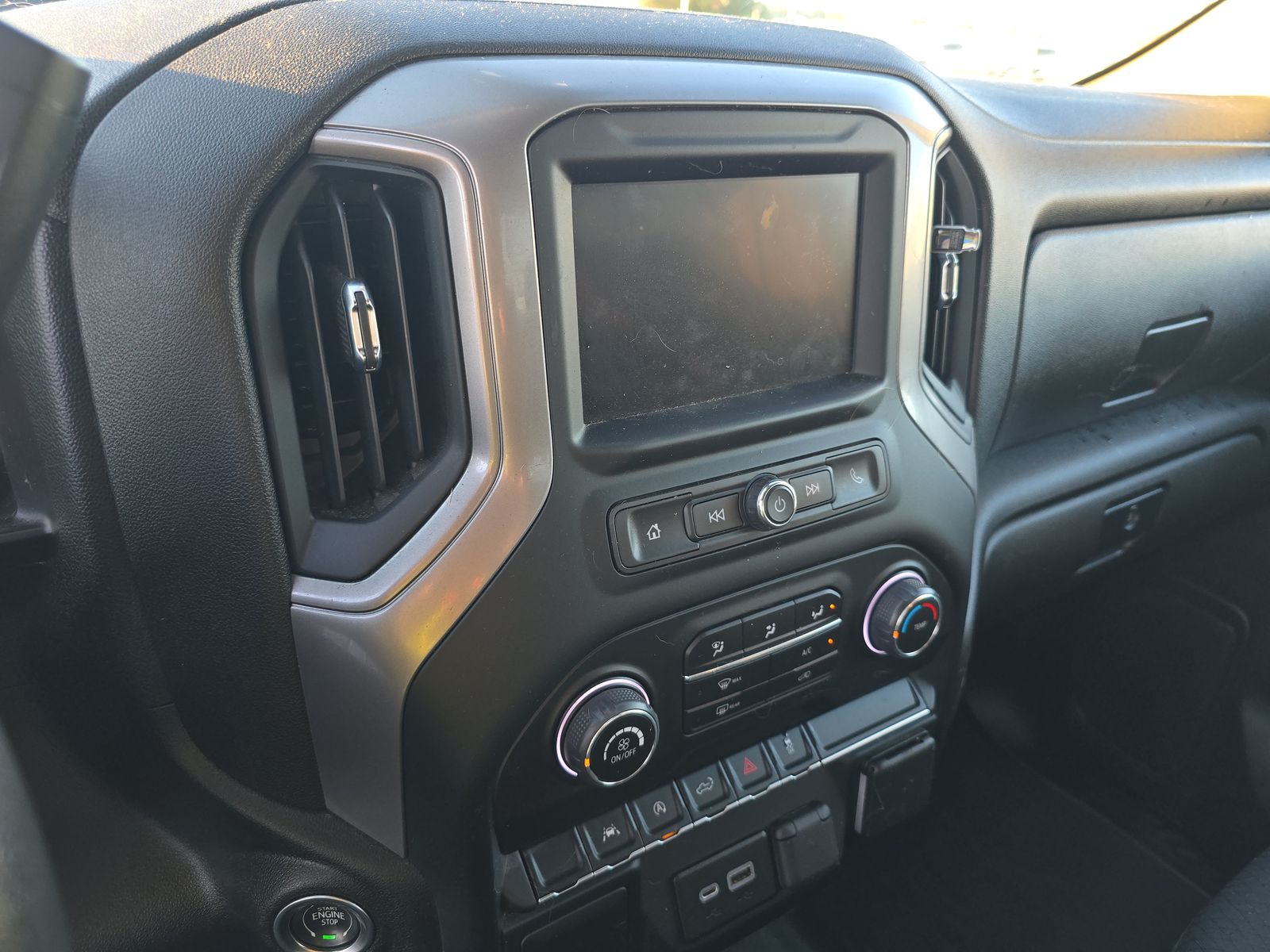 2022 Chevrolet Silverado 1500 Custom AWD