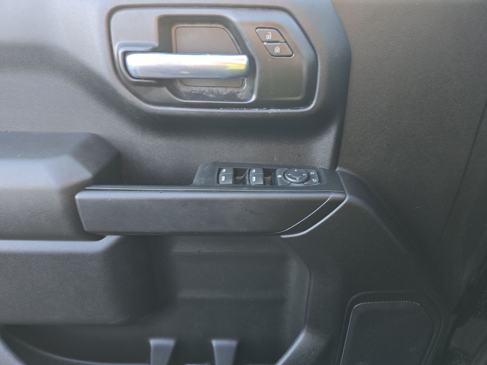 2022 Chevrolet Silverado 1500 Custom AWD