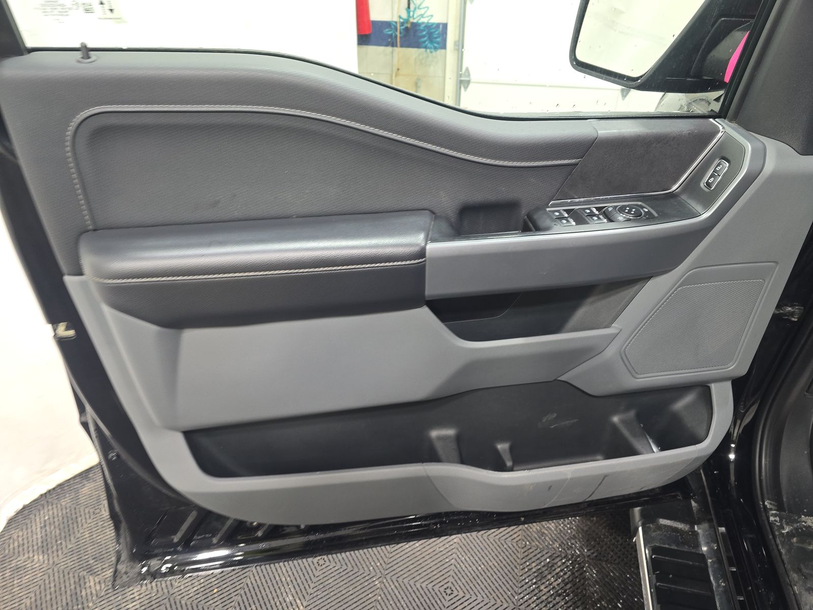 2025 Ford F-150 XLT AWD