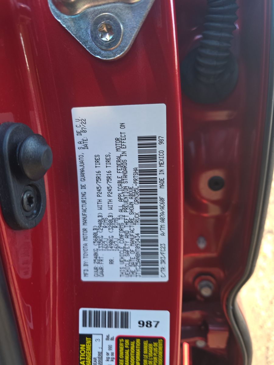 2022 Toyota Tacoma SR5 AWD