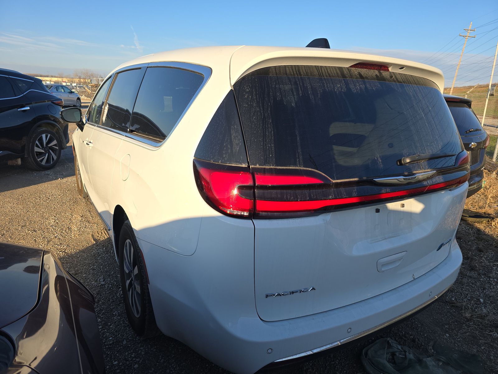 2023 Chrysler Pacifica Hybrid Limited FWD