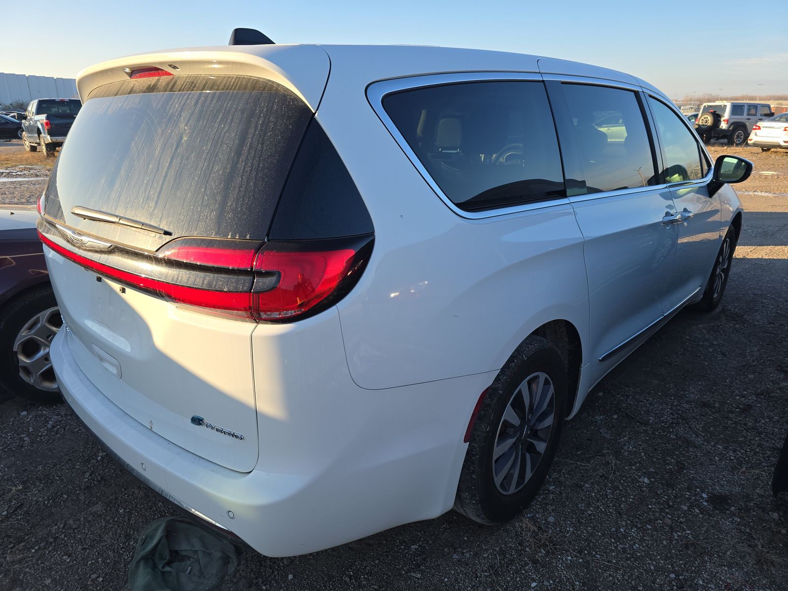 2023 Chrysler Pacifica Hybrid Limited FWD