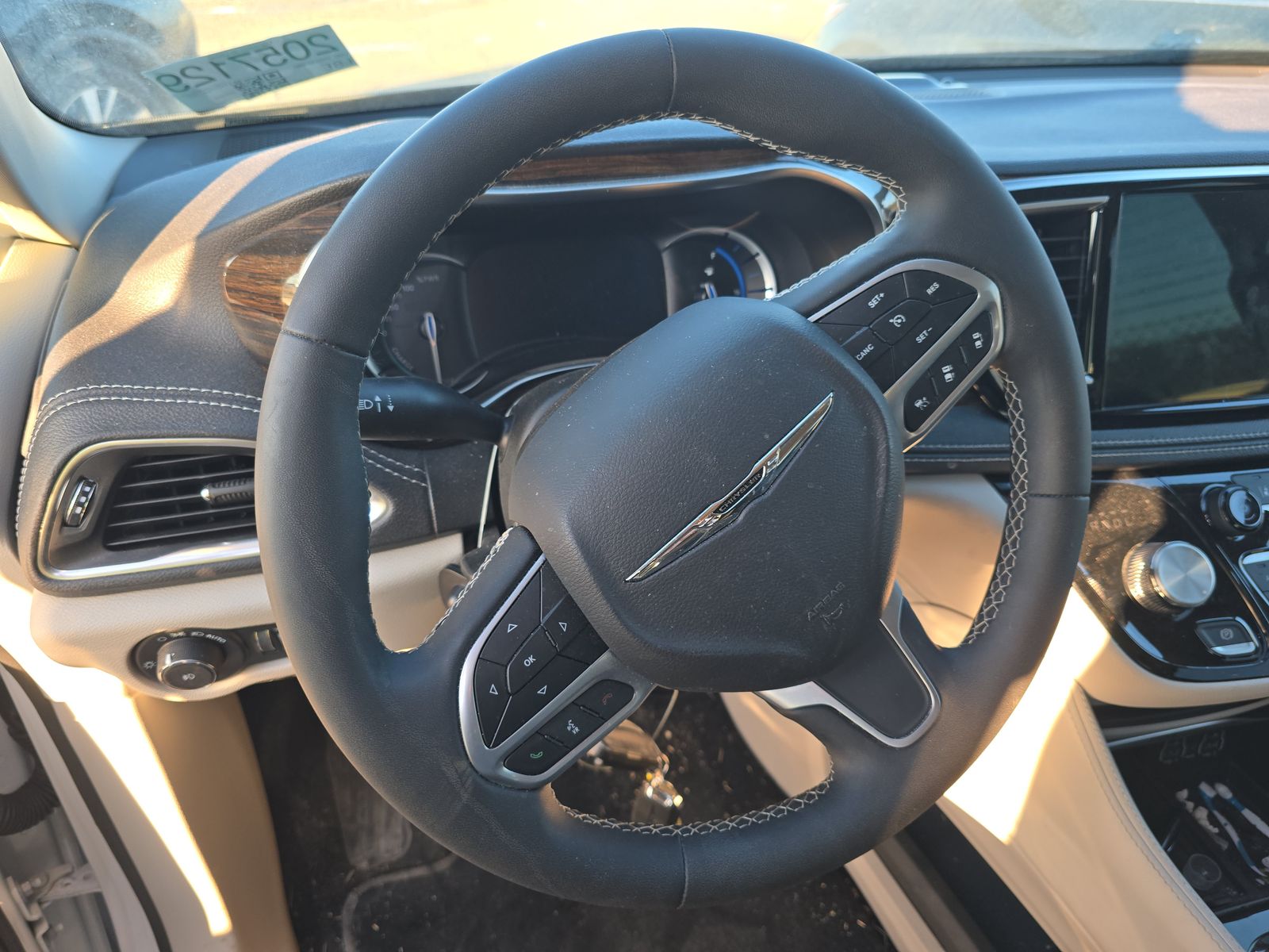 2023 Chrysler Pacifica Hybrid Limited FWD