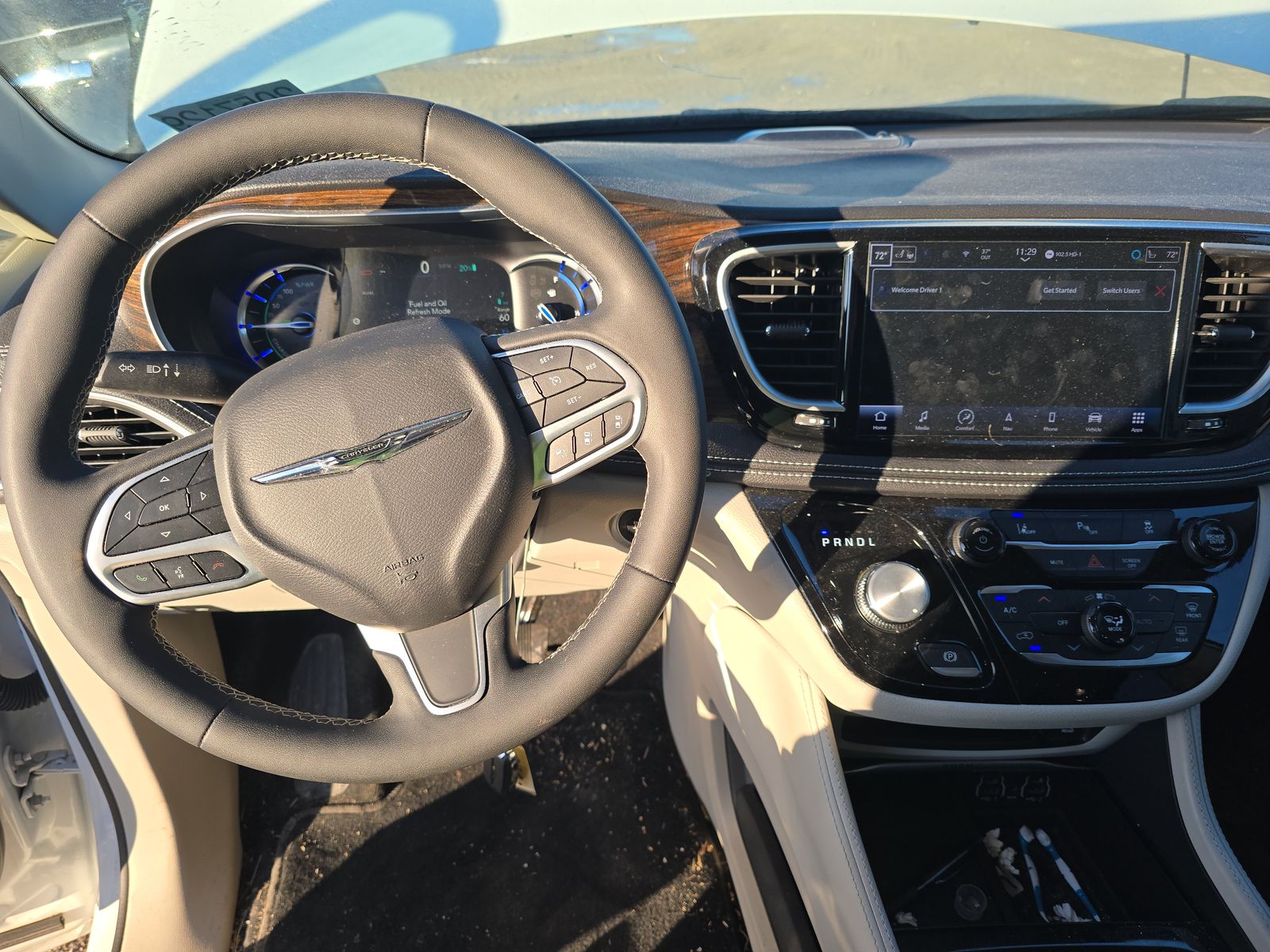 2023 Chrysler Pacifica Hybrid Limited FWD