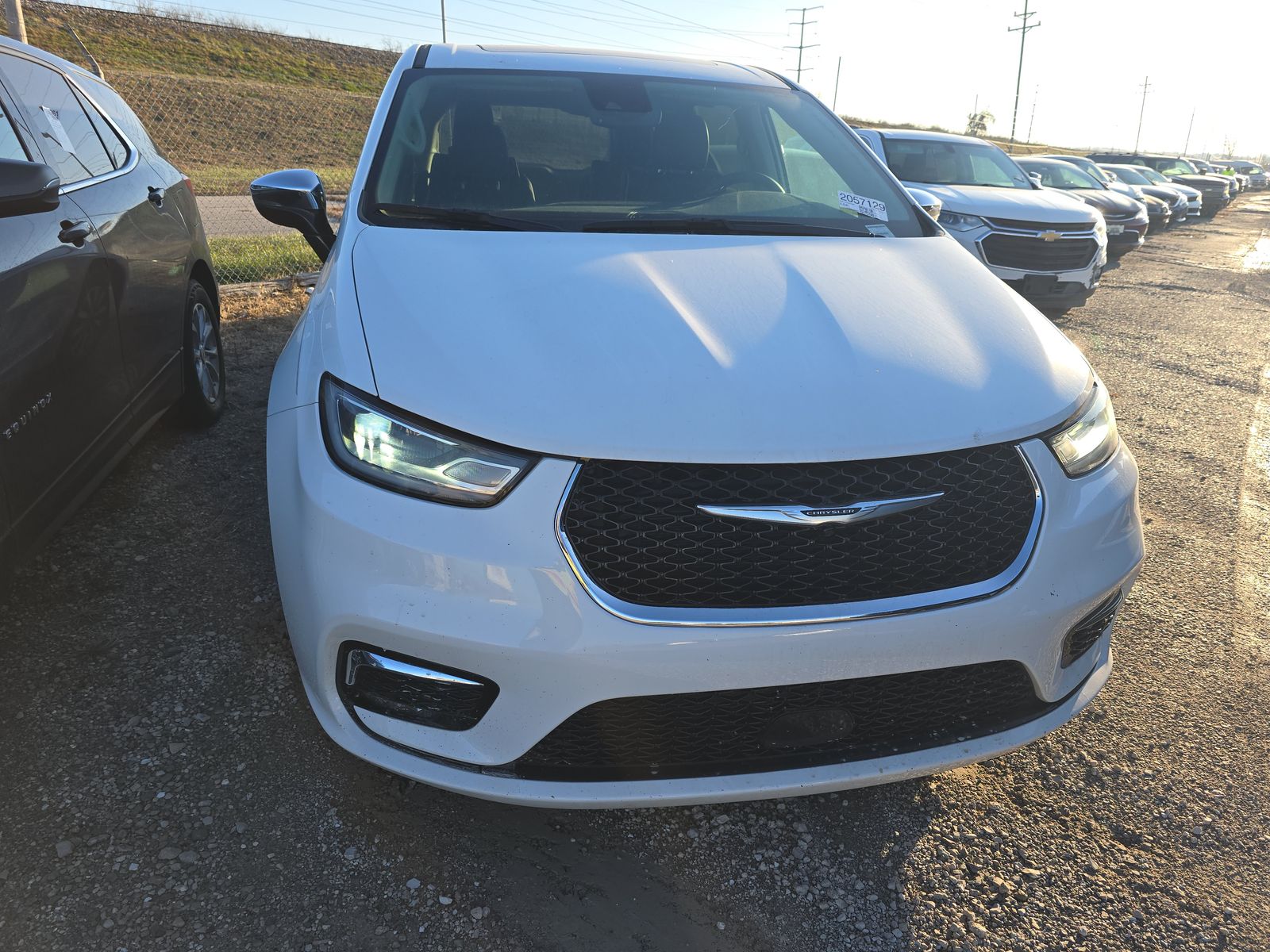 2023 Chrysler Pacifica Hybrid Limited FWD