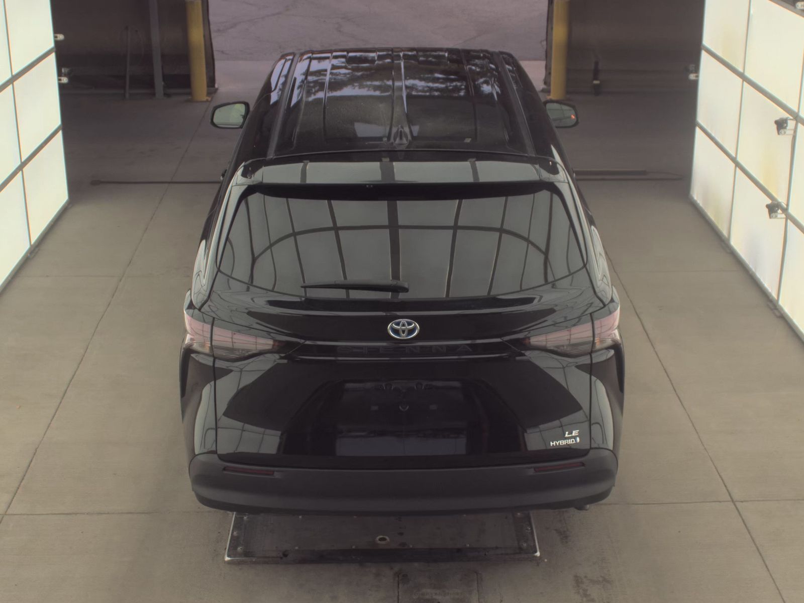 2024 Toyota Sienna LE FWD