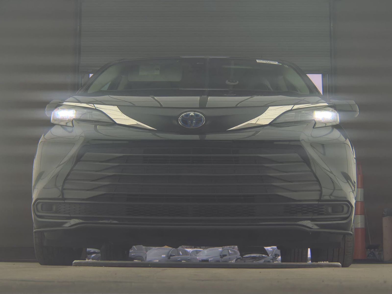 2024 Toyota Sienna LE FWD