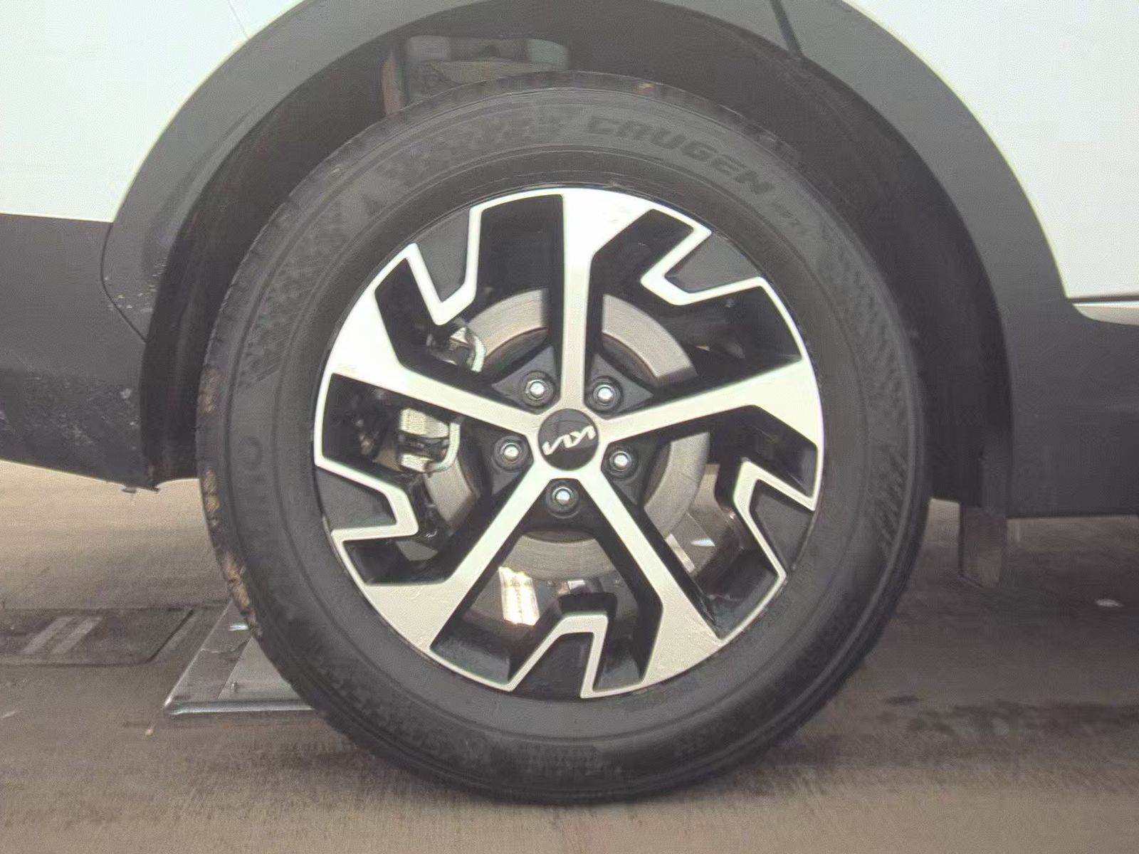 2024 Kia Sportage EX FWD