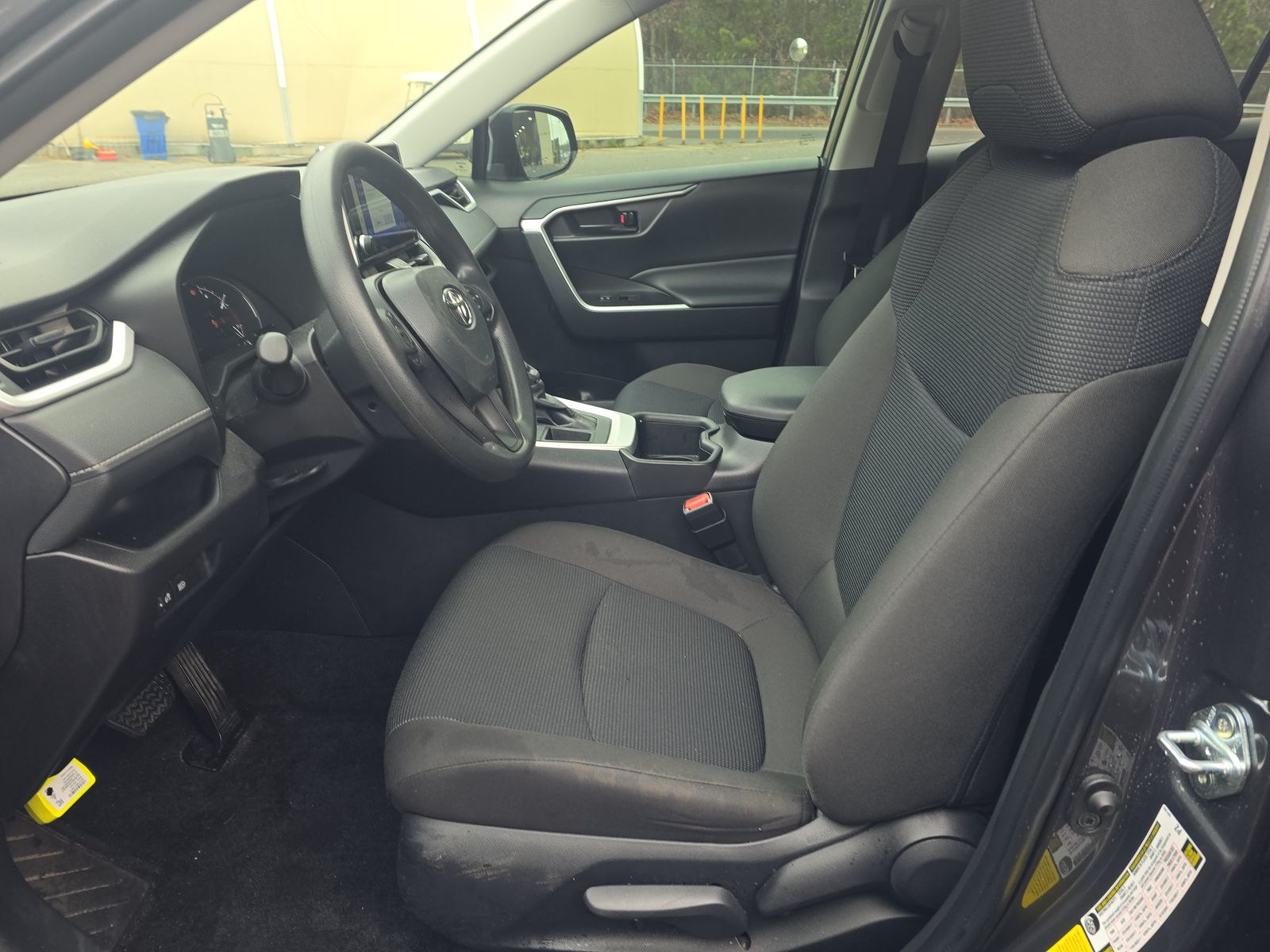 2025 Toyota RAV4 LE FWD