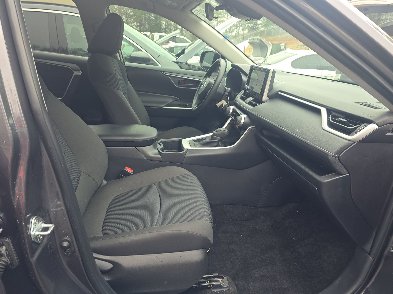 2025 Toyota RAV4 LE FWD