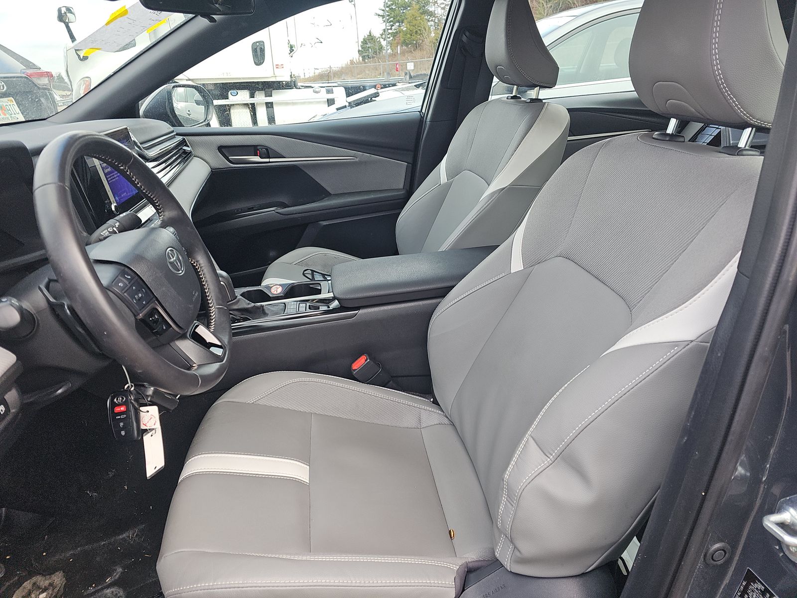 2025 Toyota Camry SE FWD