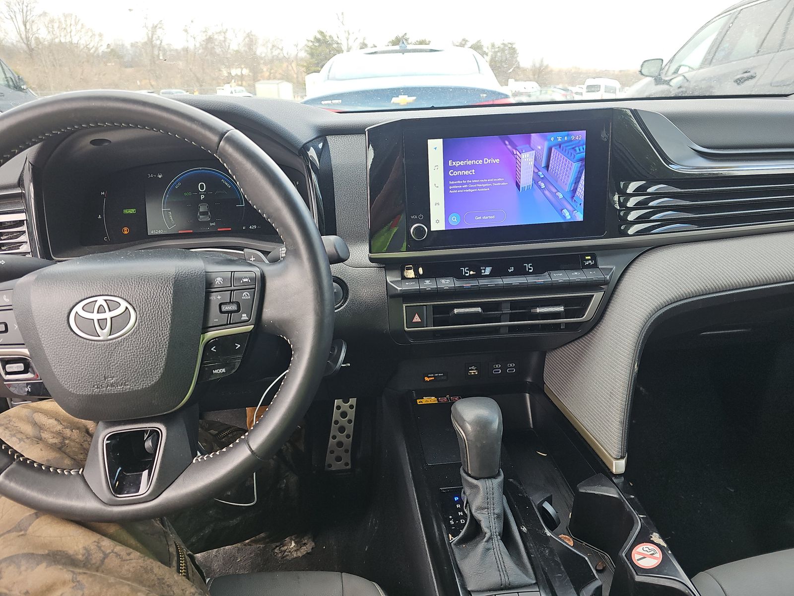 2025 Toyota Camry SE FWD