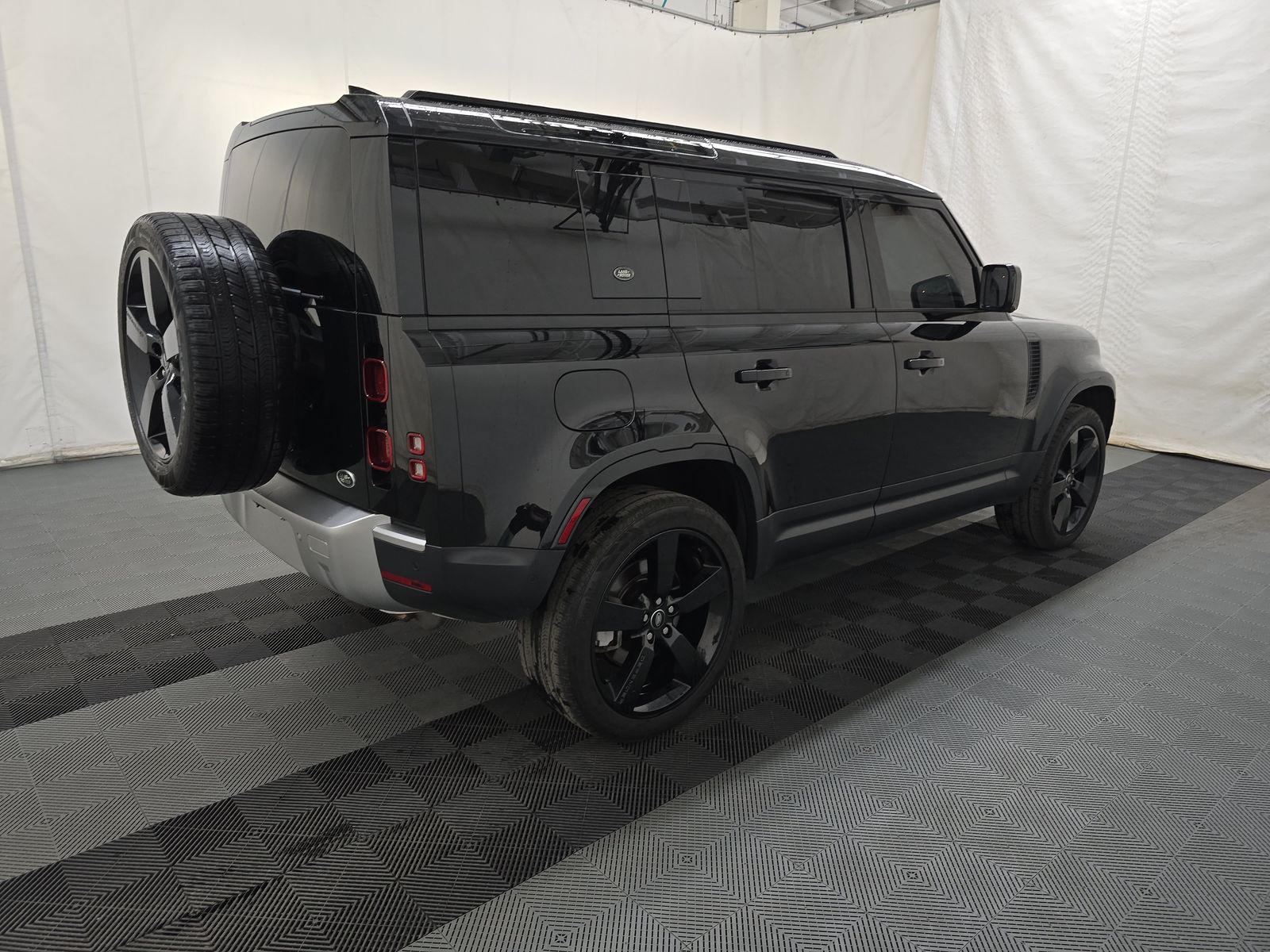 2023 Land Rover Defender 110 30th Anniversary Edition AWD