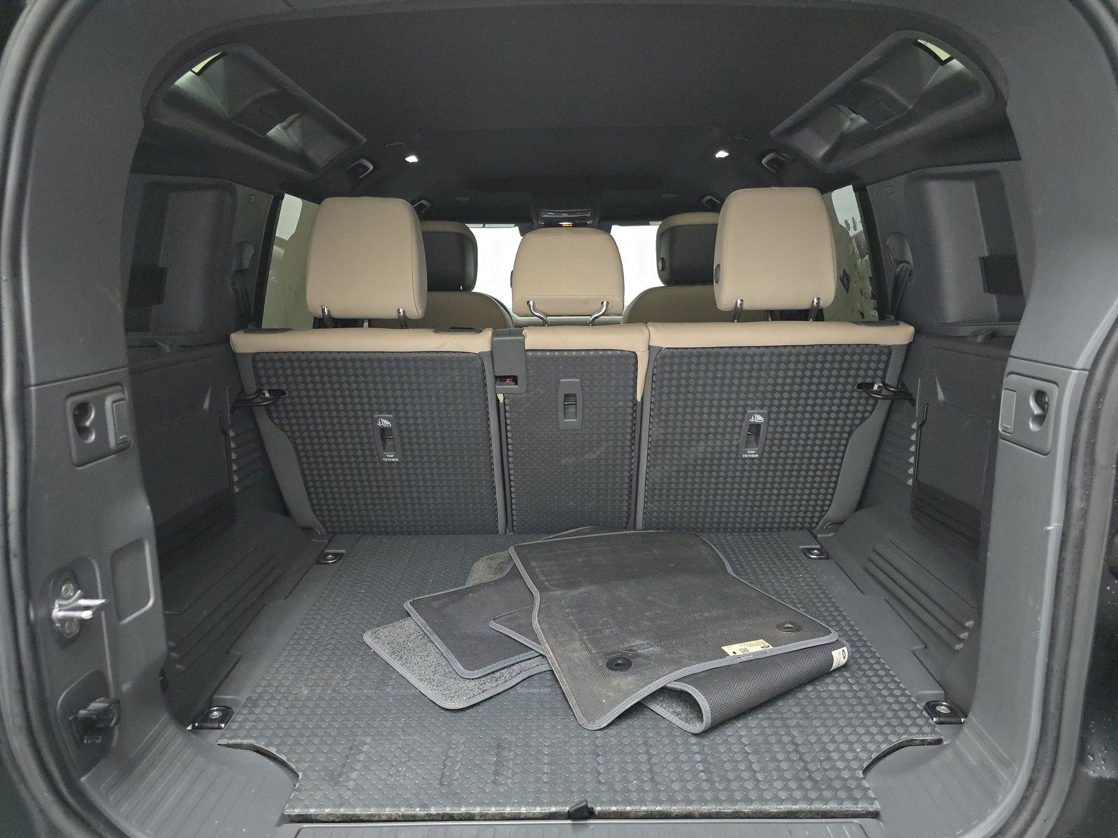 2023 Land Rover Defender 110 30th Anniversary Edition AWD