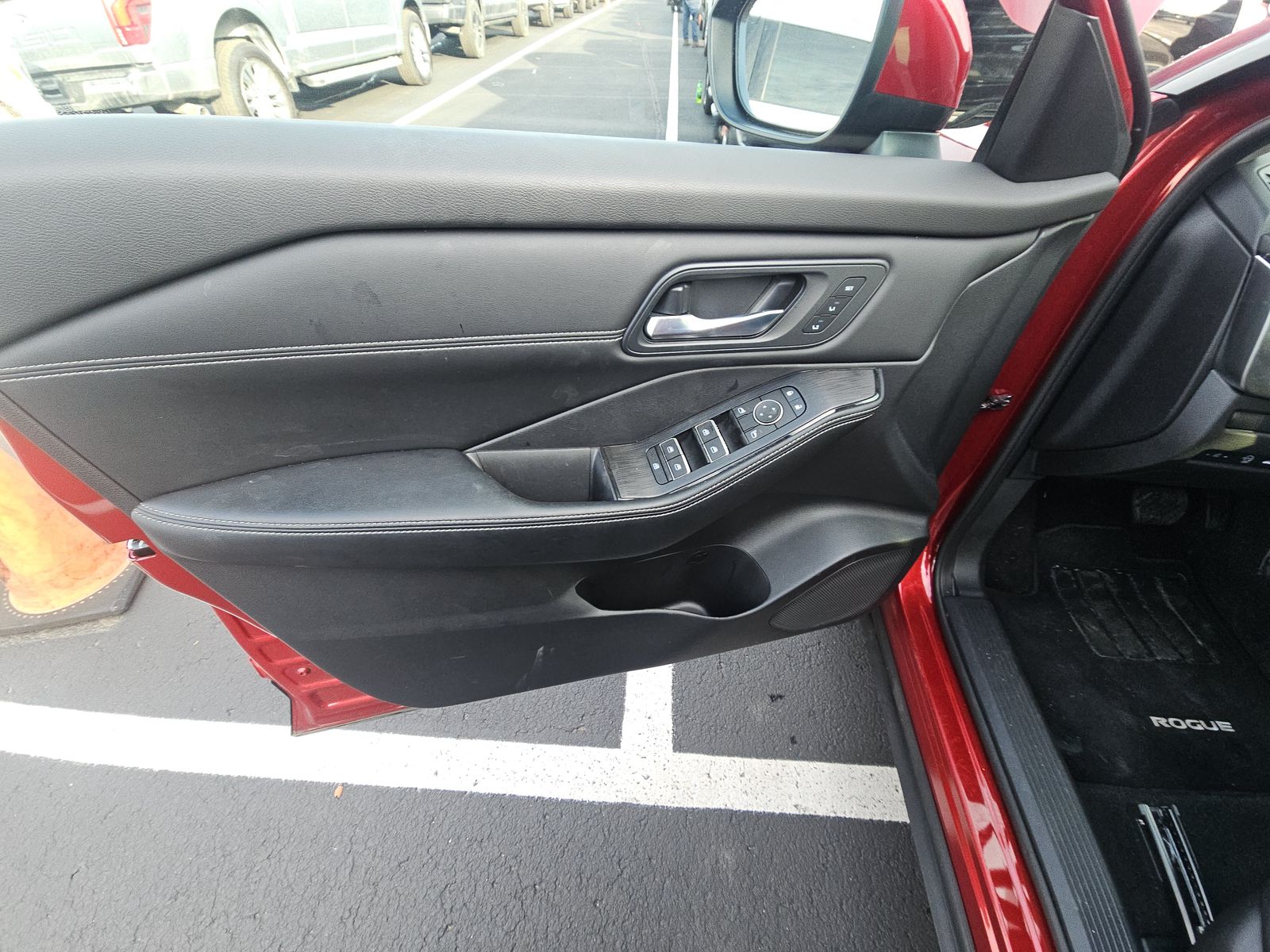 2025 Nissan Rogue SL FWD