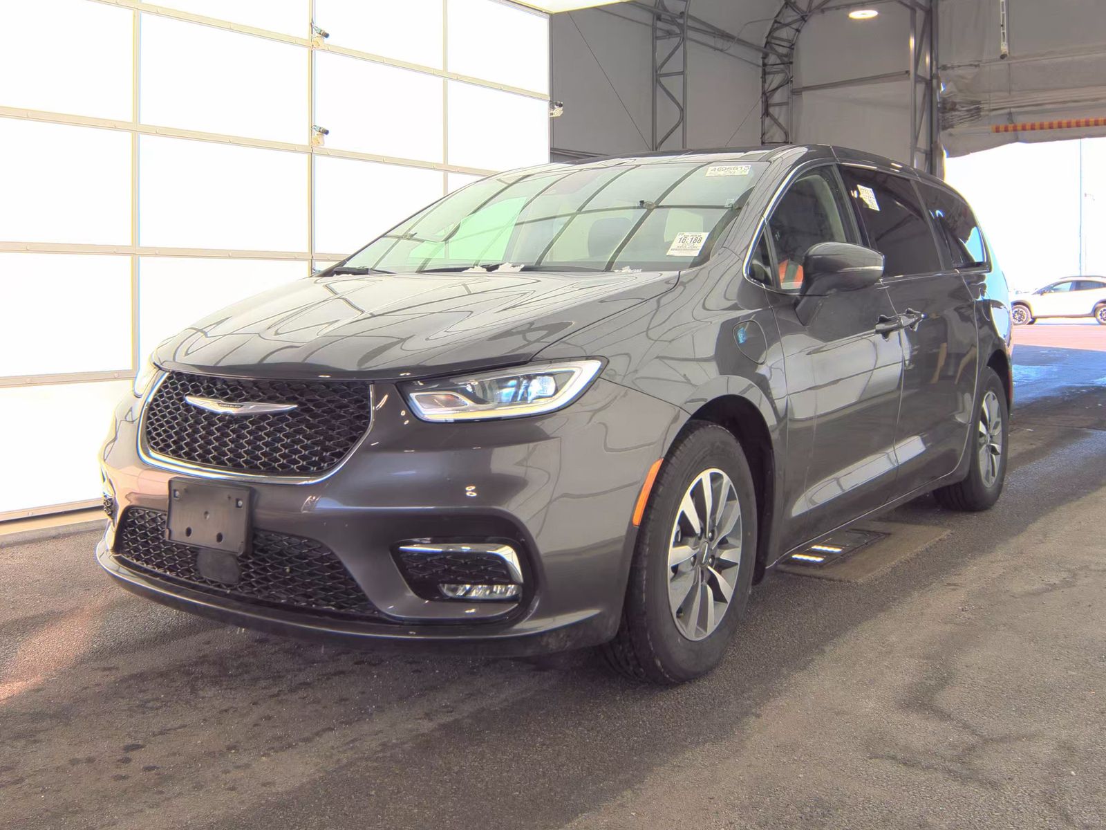 2023 Chrysler Pacifica Hybrid Touring L FWD