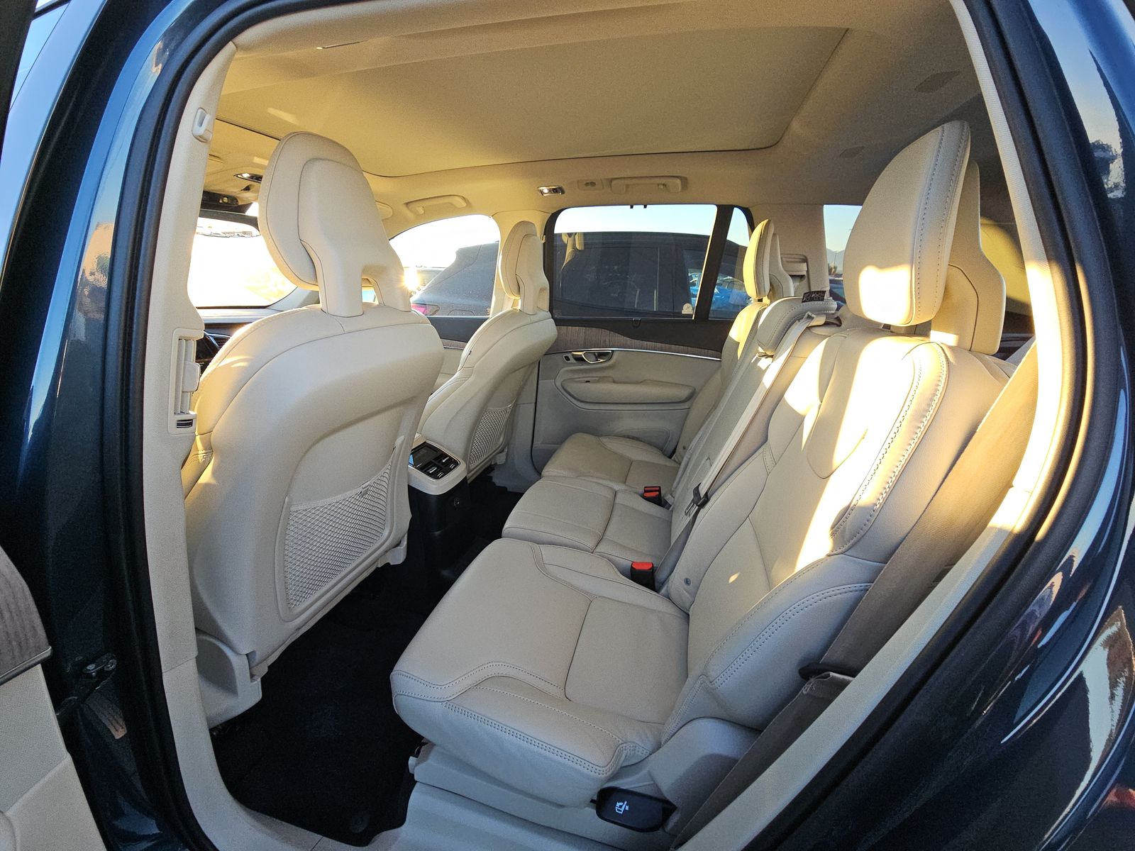 2022 Volvo XC90 Recharge T8 Inscription AWD