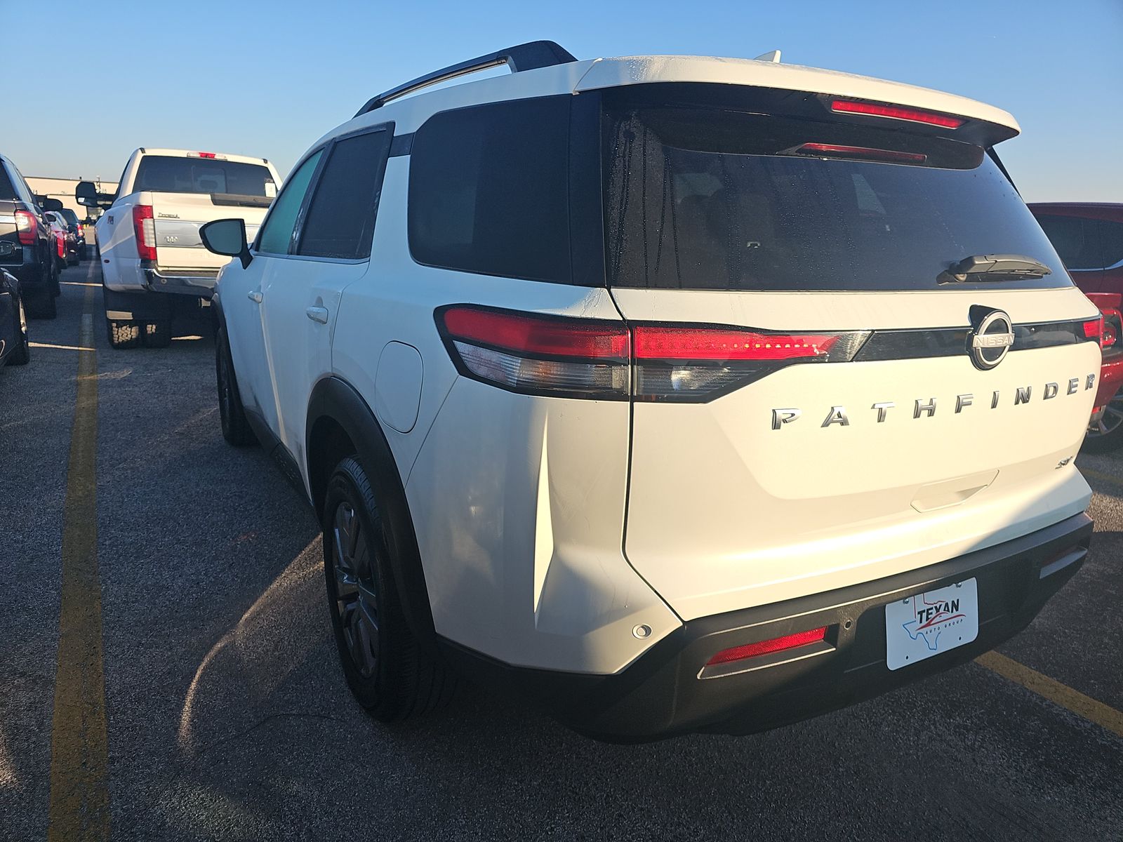 2024 Nissan Pathfinder SV FWD