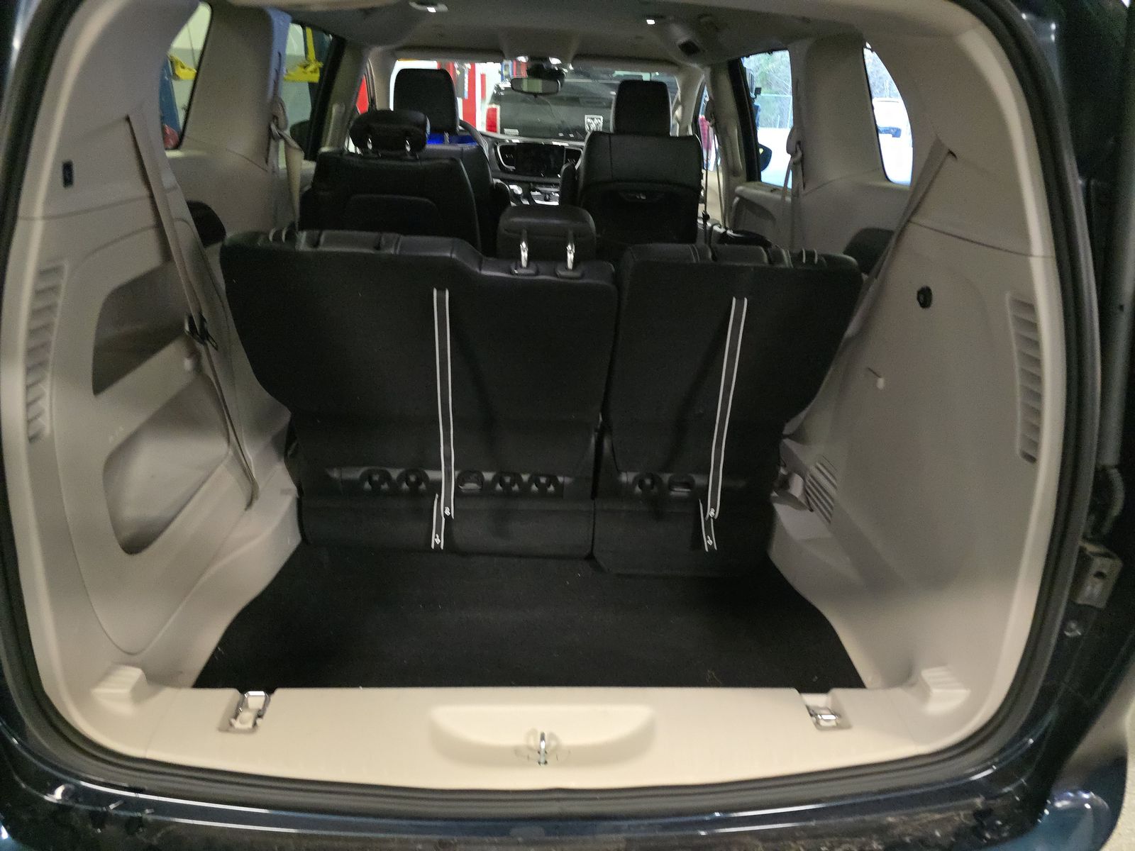 2023 Chrysler Pacifica Touring L FWD