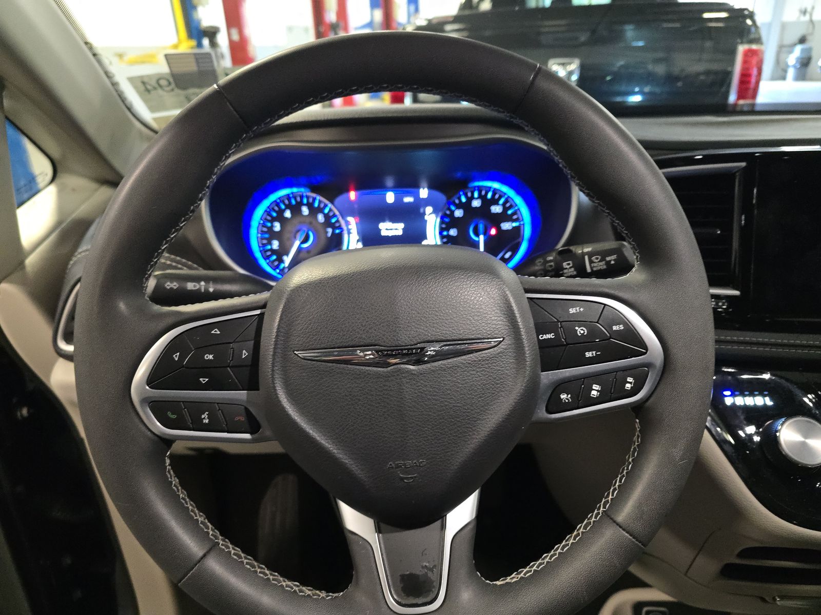 2023 Chrysler Pacifica Touring L FWD