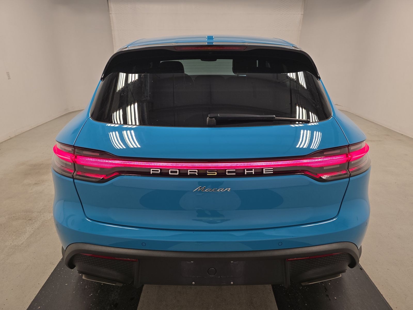 2023 Porsche Macan Base AWD