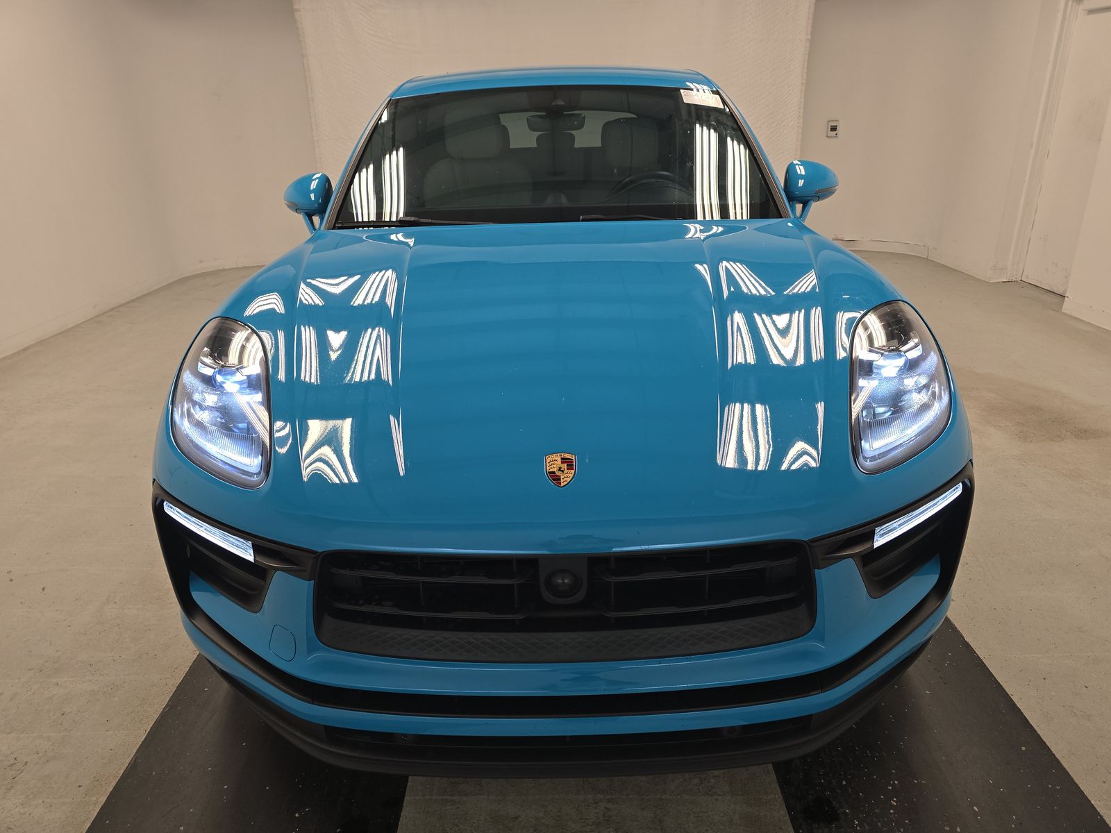 2023 Porsche Macan Base AWD