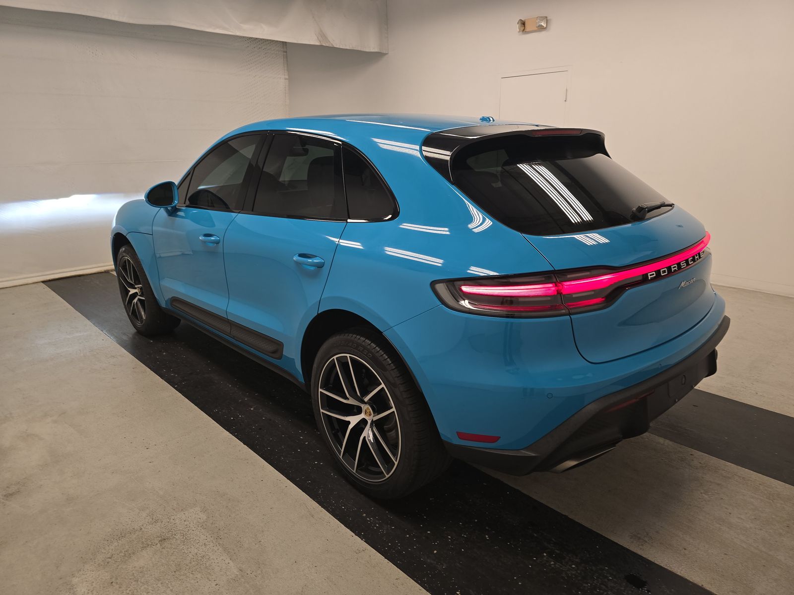 2023 Porsche Macan Base AWD