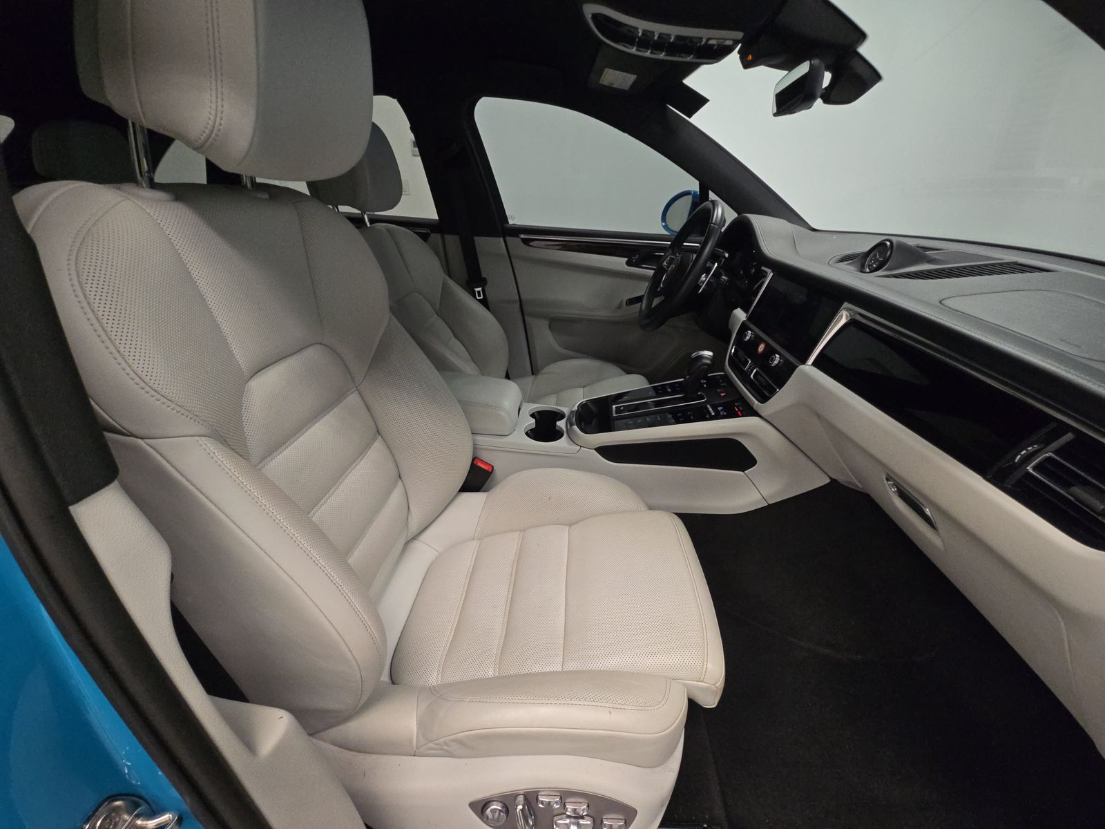 2023 Porsche Macan Base AWD