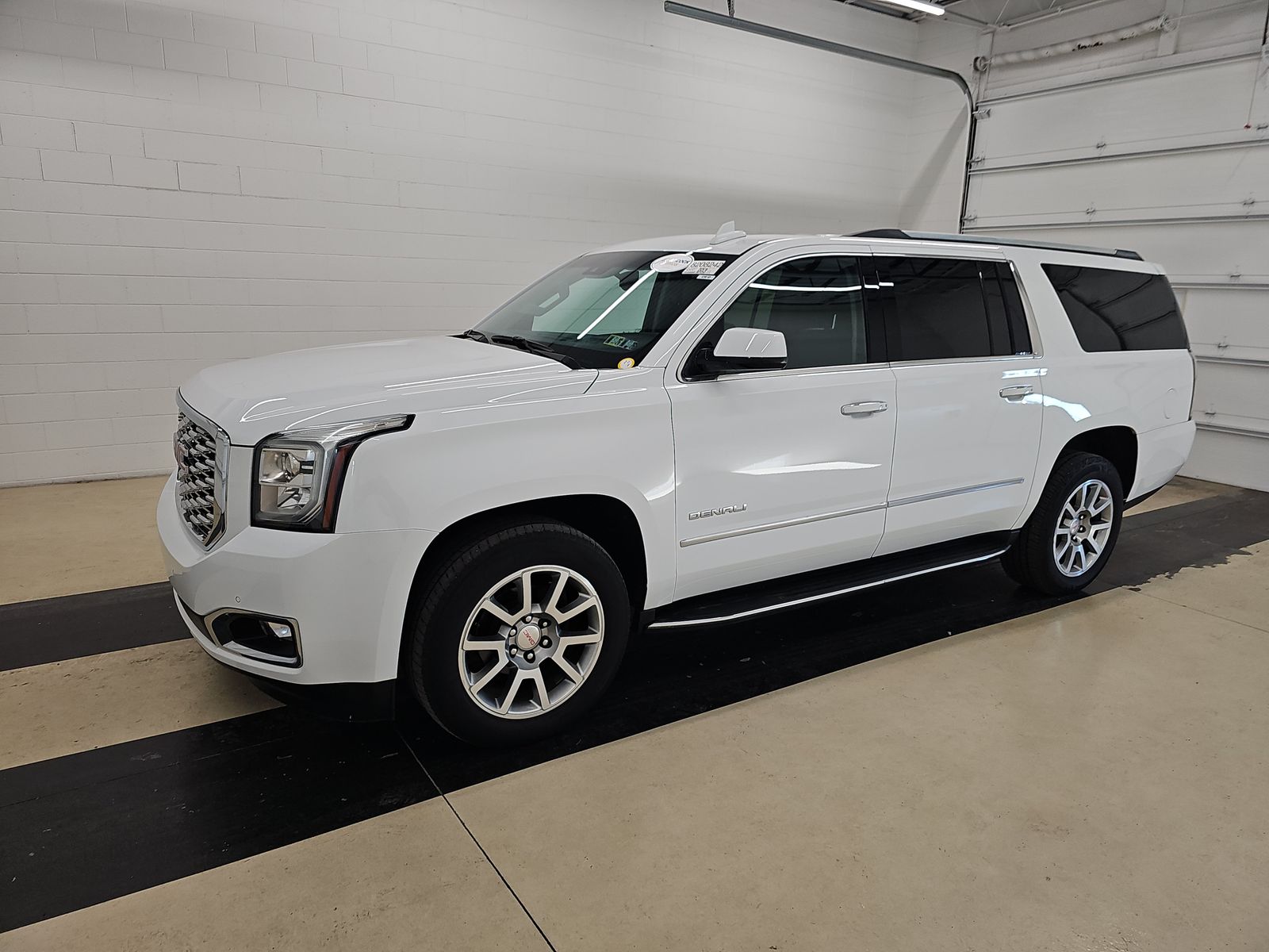 2019 GMC Yukon XL Denali's photo