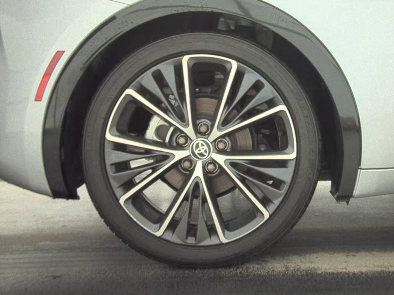 2024 Toyota Prius XLE FWD