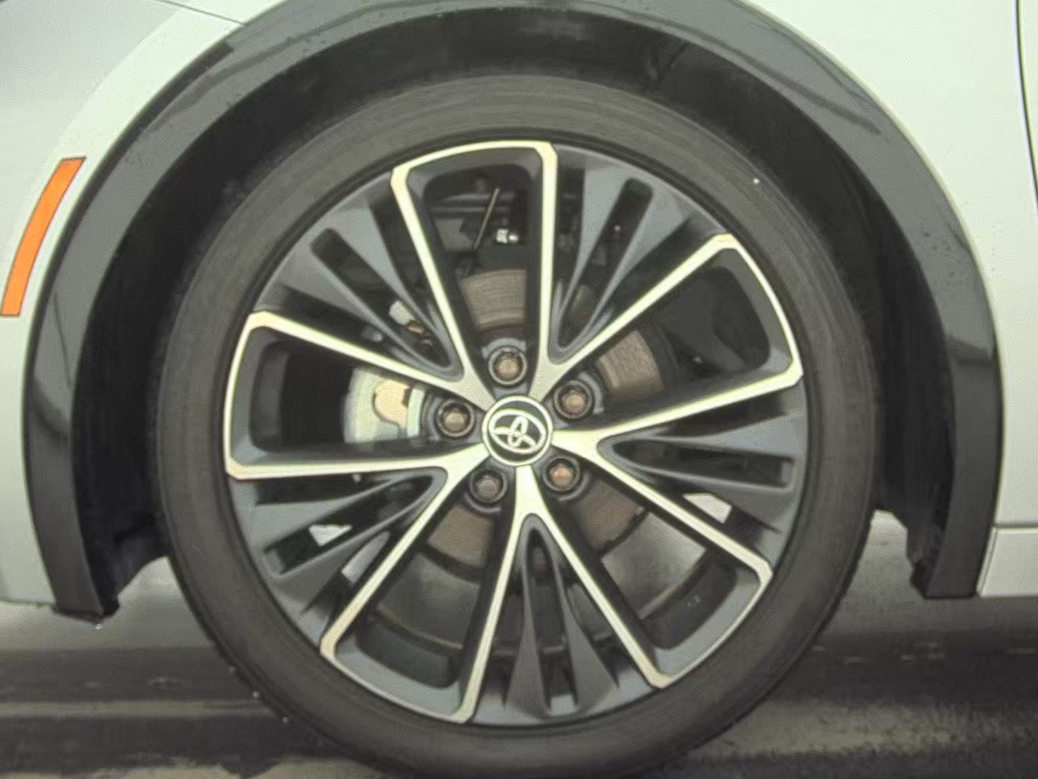 2024 Toyota Prius XLE FWD