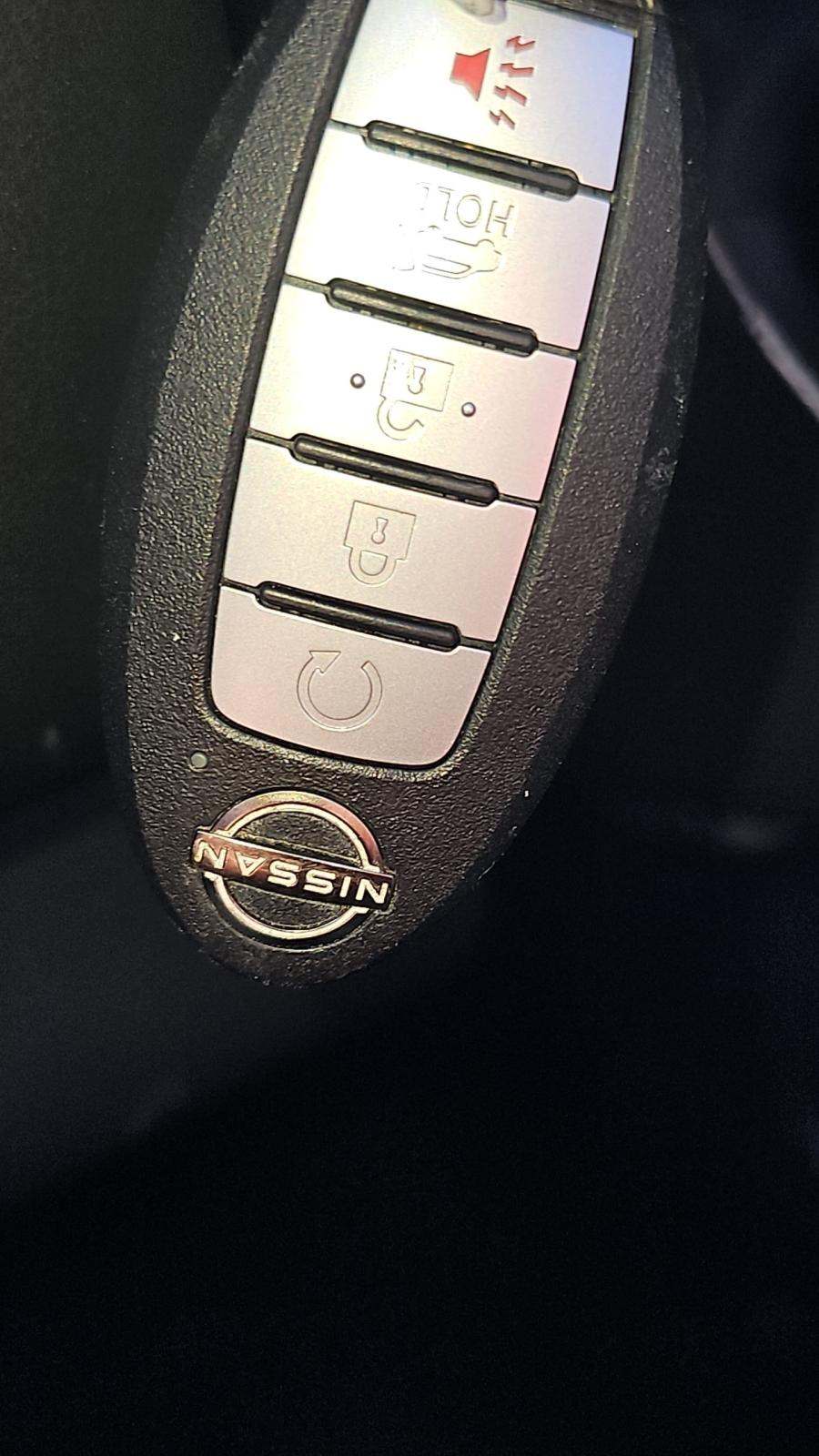 2022 Nissan Pathfinder SL FWD