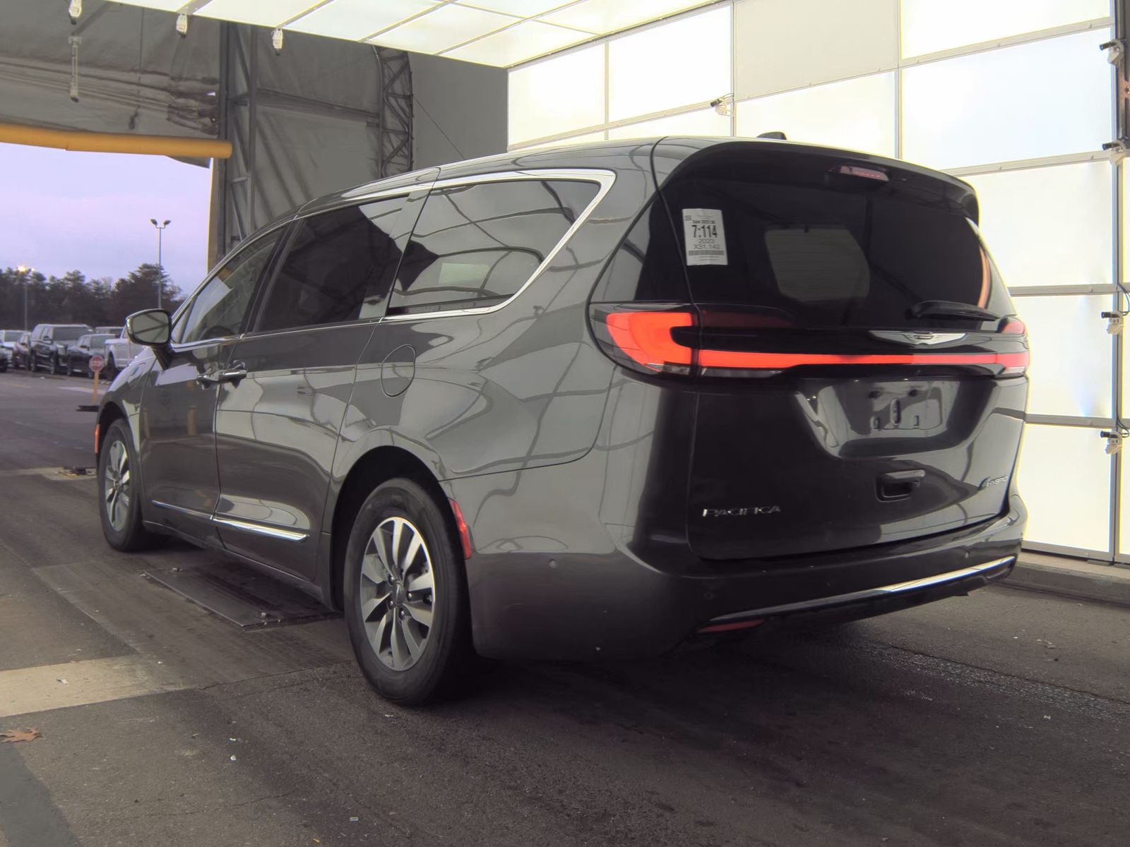 2023 Chrysler Pacifica Hybrid Limited FWD