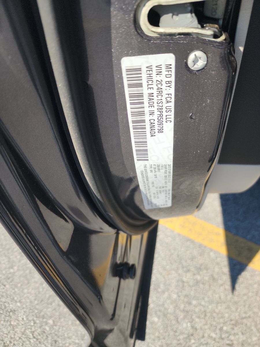 2023 Chrysler Pacifica Hybrid Limited FWD