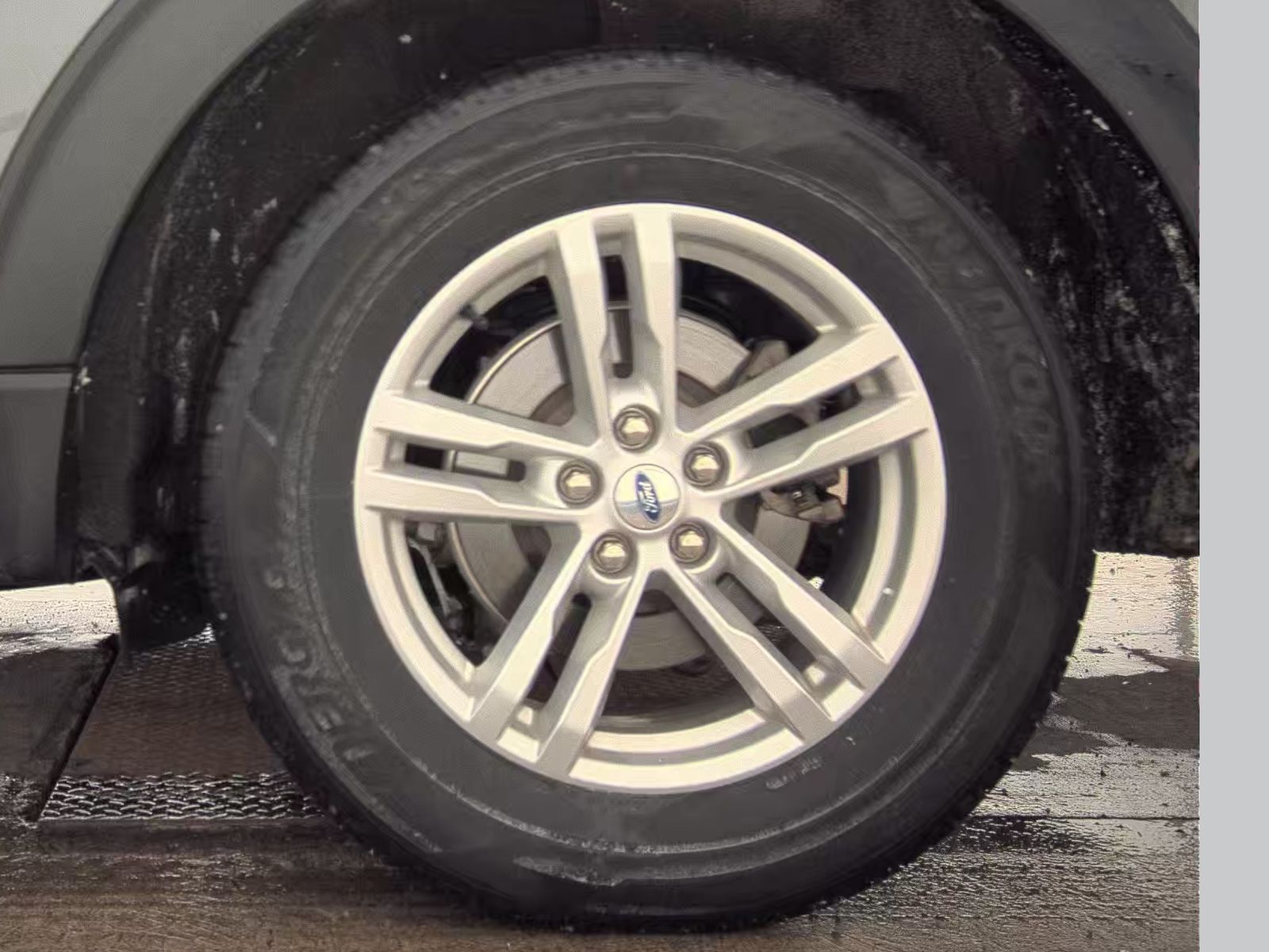 2023 Ford Explorer XLT AWD