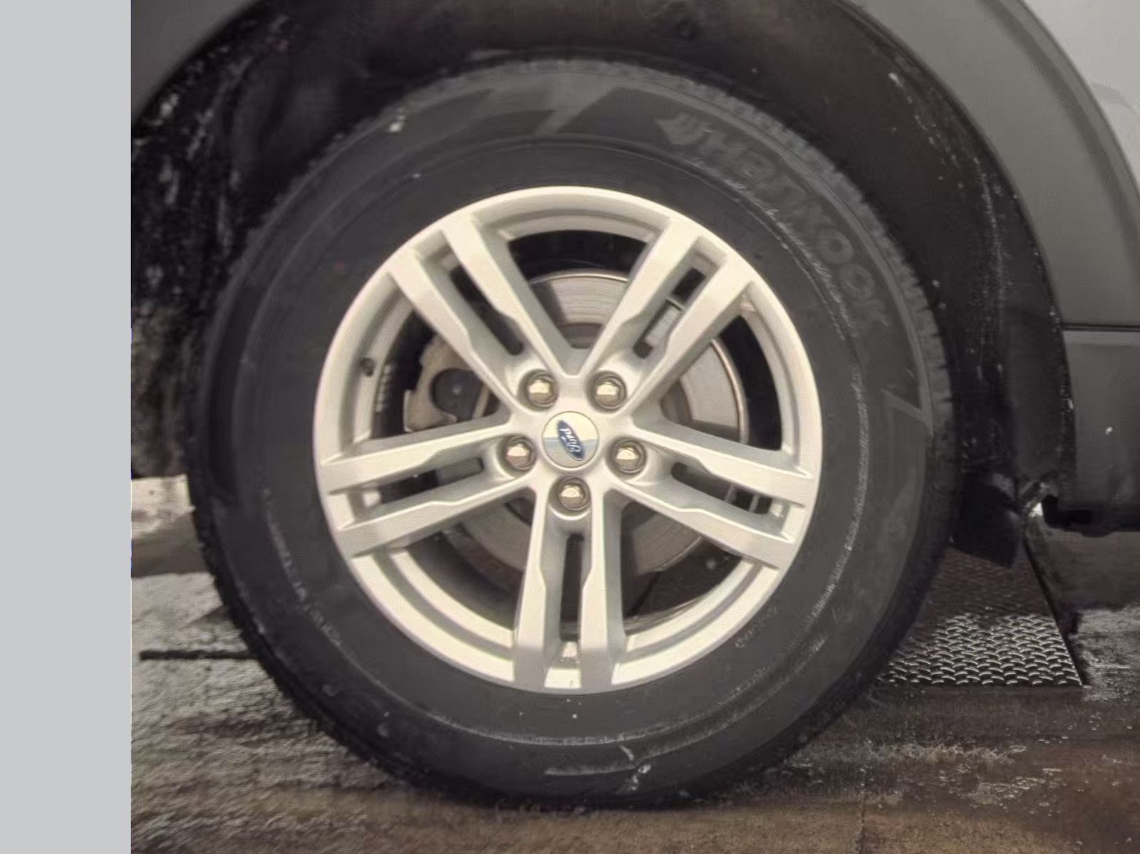 2023 Ford Explorer XLT AWD