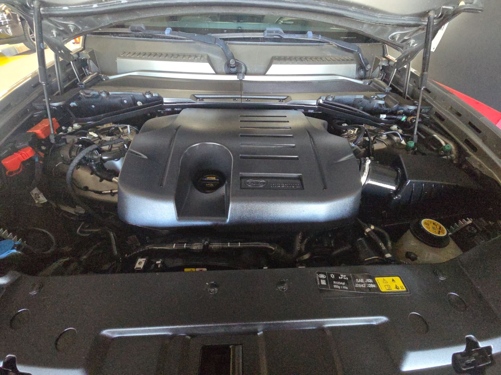 2023 Land Rover Defender 110 X-Dynamic SE AWD