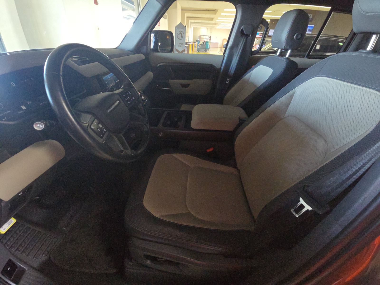 2023 Land Rover Defender 110 X-Dynamic SE AWD