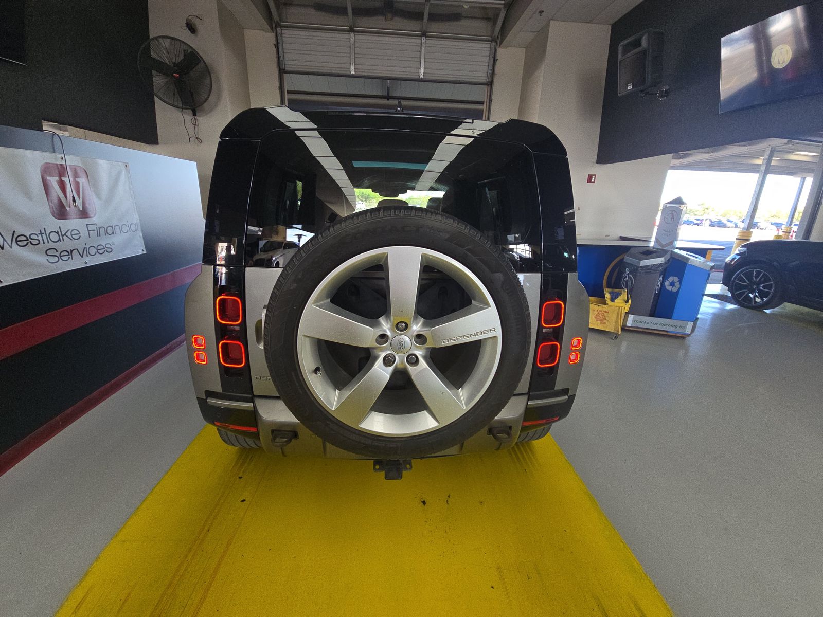 2023 Land Rover Defender 110 X-Dynamic SE AWD