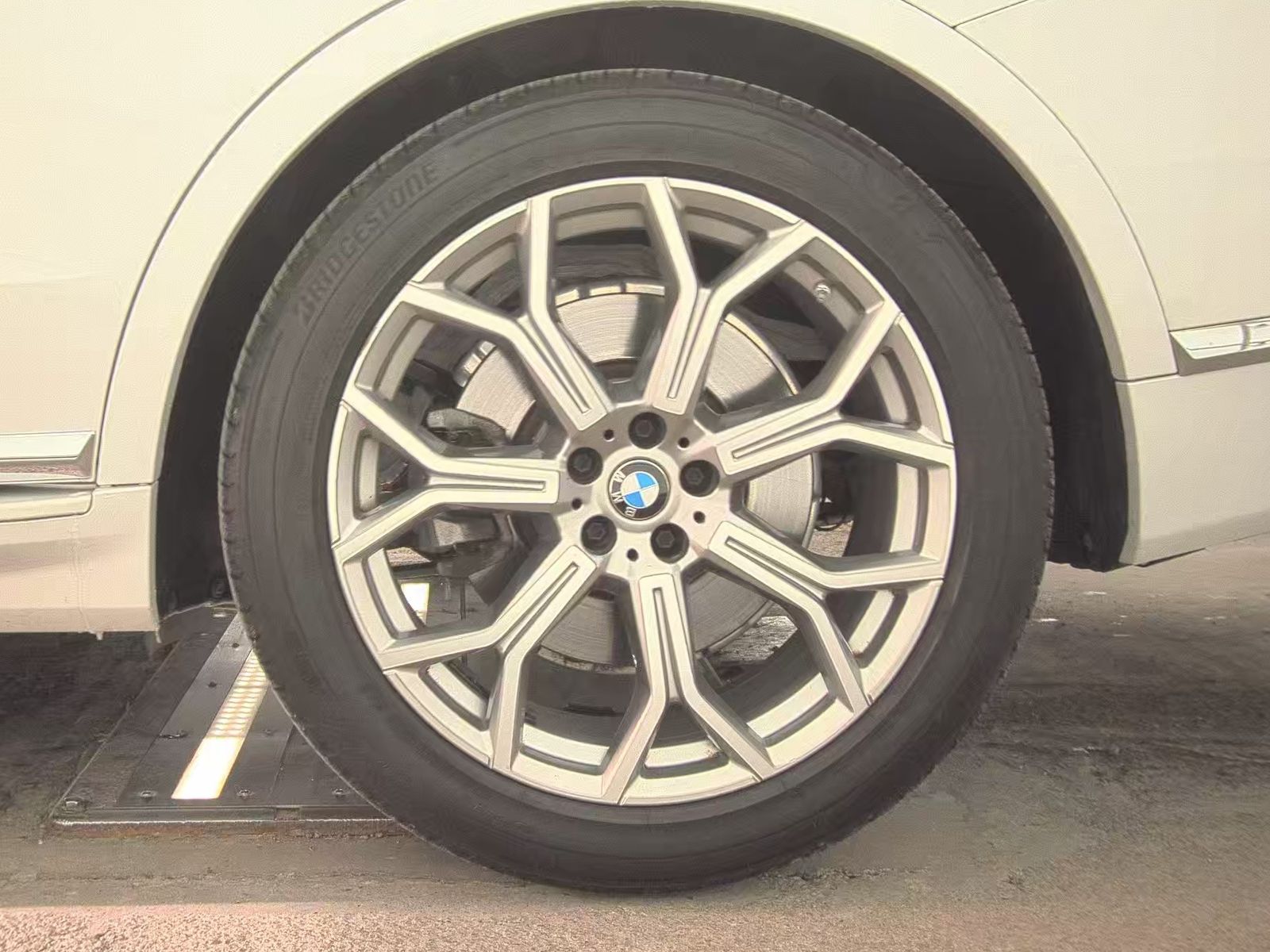 2022 BMW X7 xDrive40i AWD