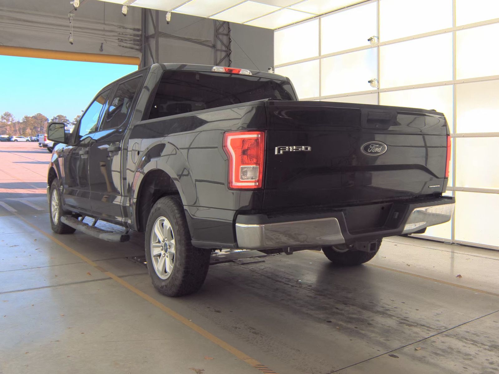 2015 Ford F-150 XLT RWD