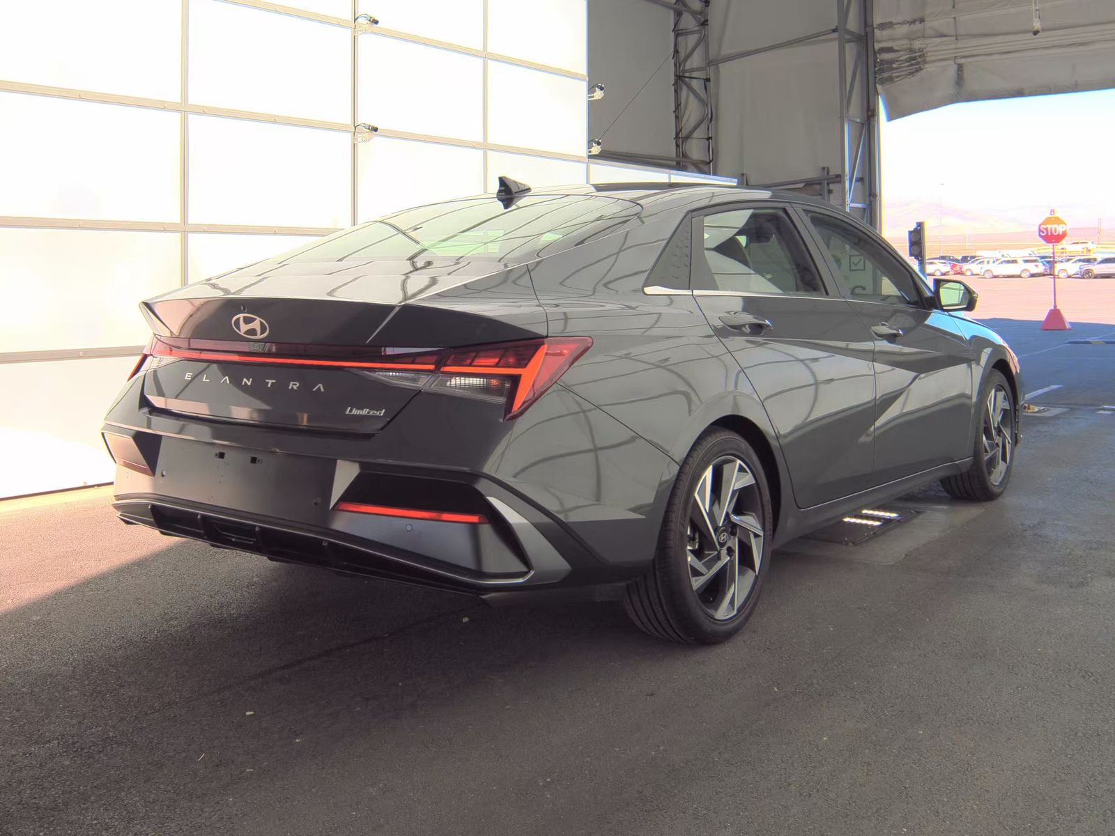 2024 Hyundai Elantra Limited FWD