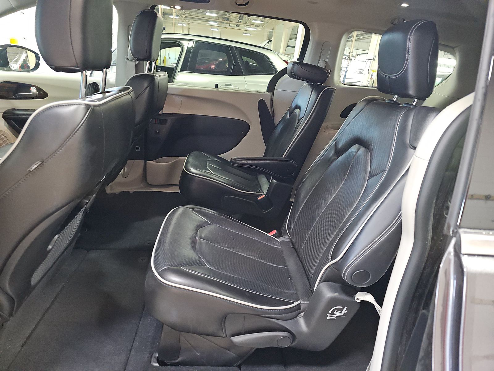 2023 Chrysler Pacifica Limited FWD