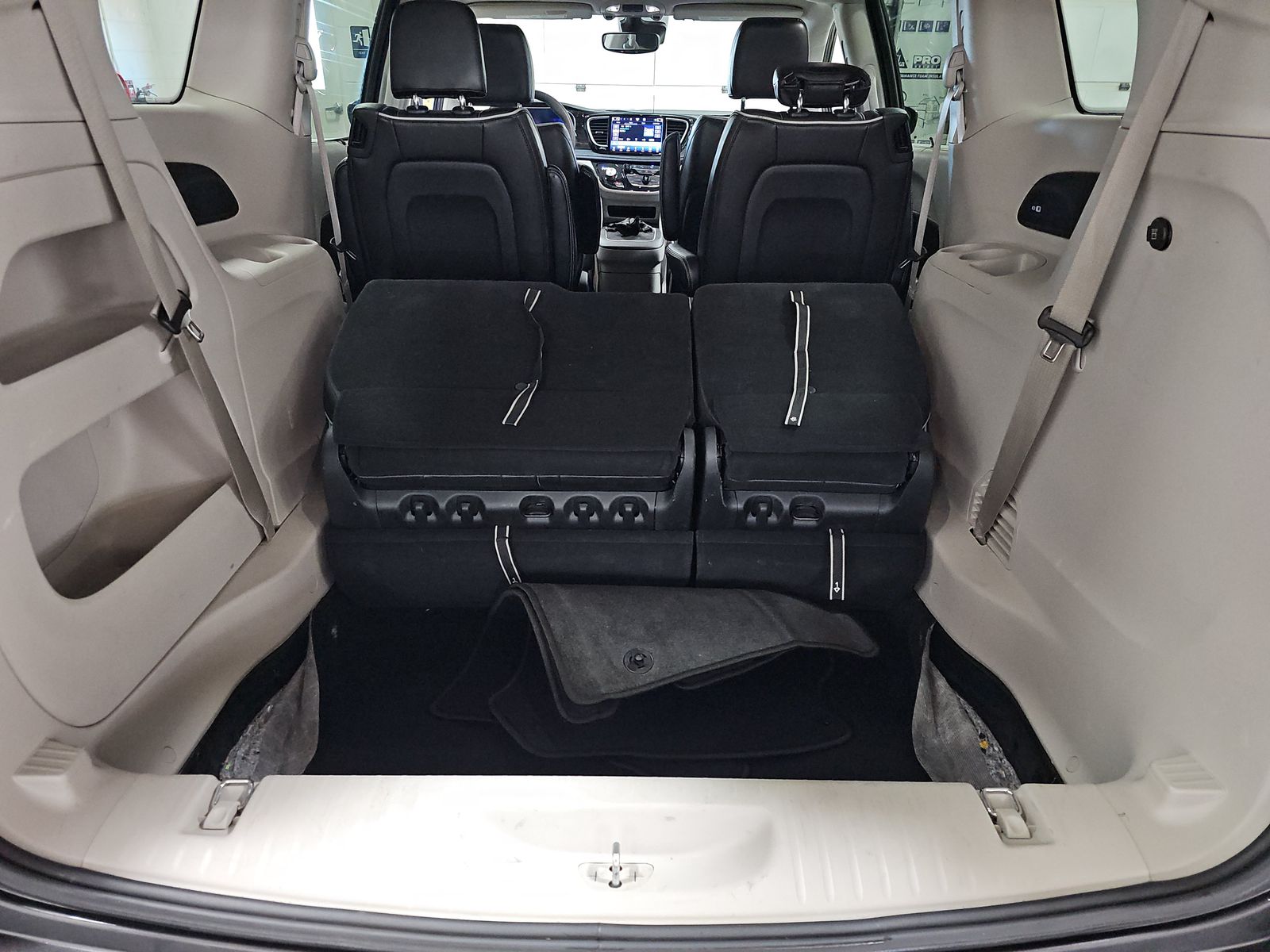 2023 Chrysler Pacifica Limited FWD