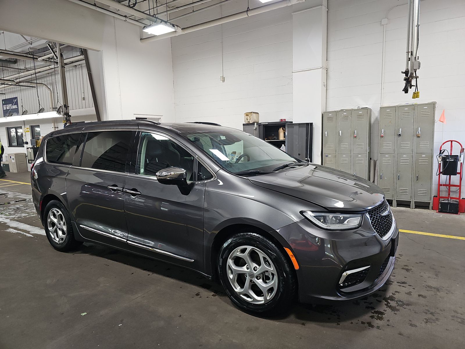 2023 Chrysler Pacifica Limited FWD