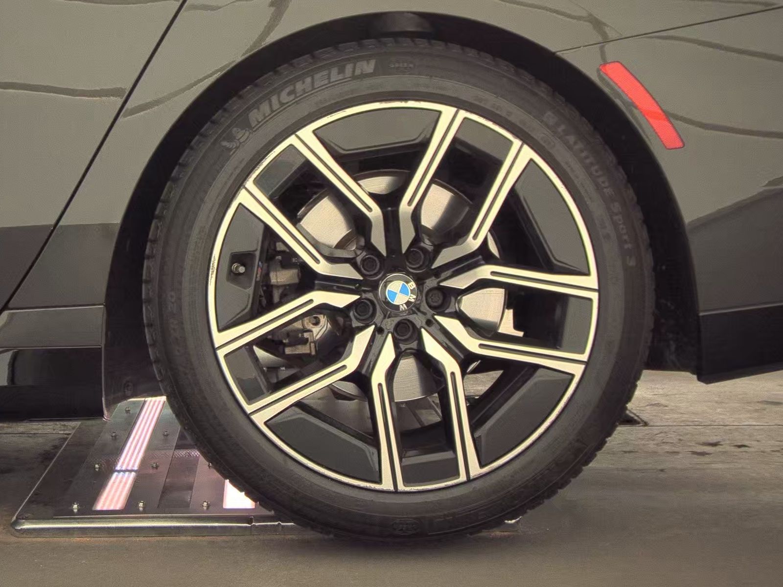 2023 BMW 7 Series 740i RWD