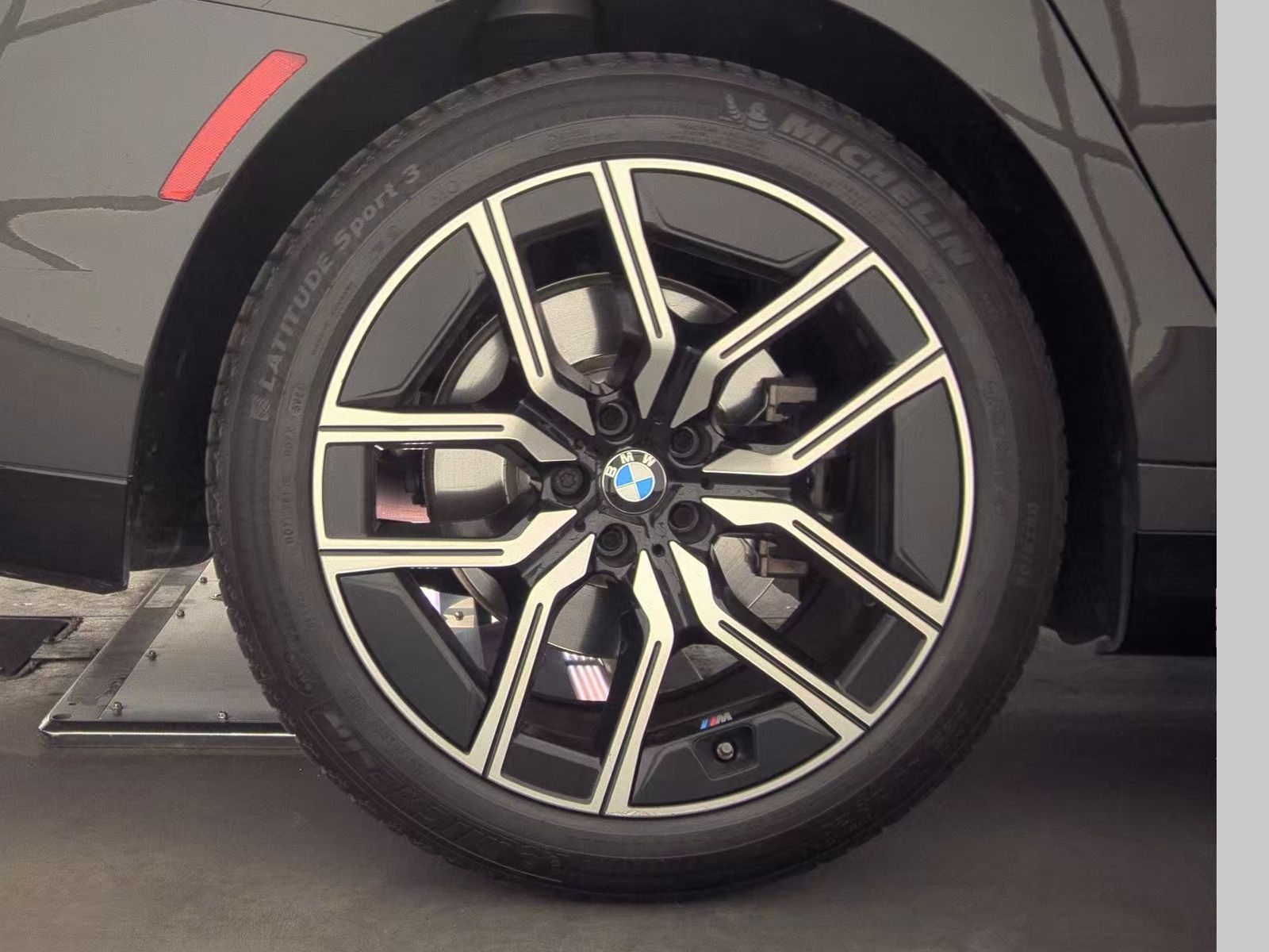 2023 BMW 7 Series 740i RWD