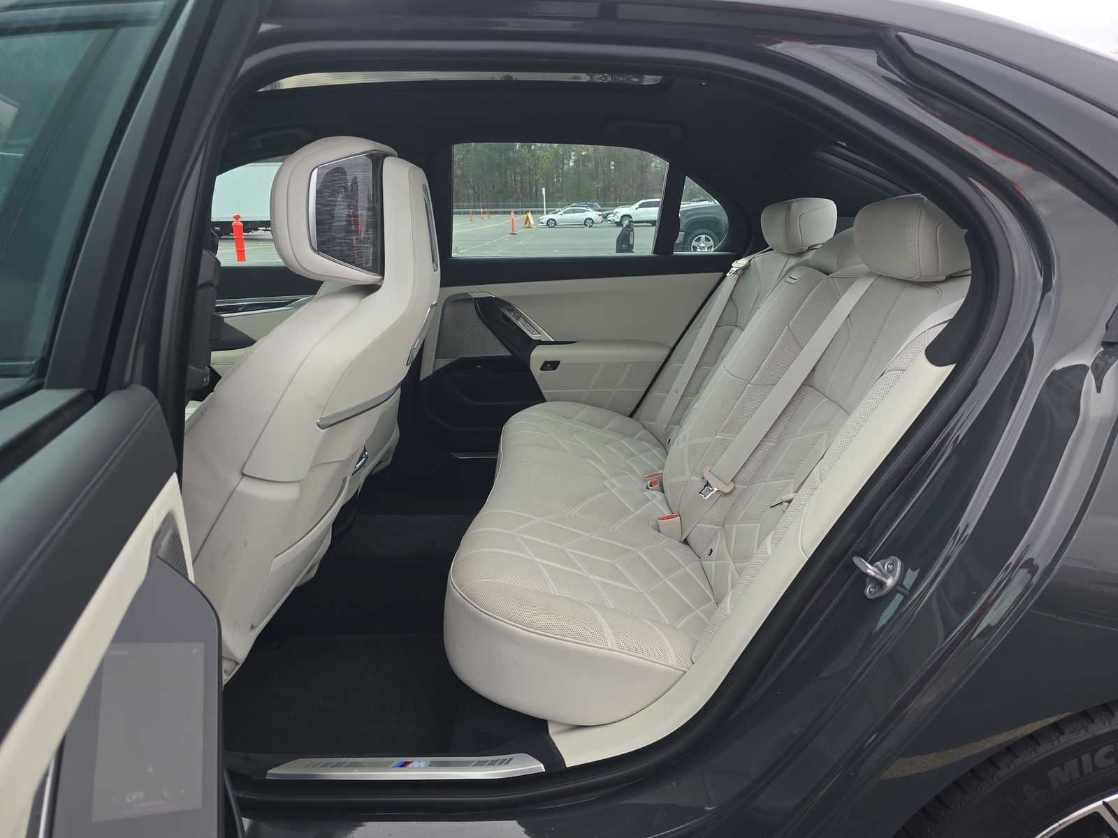 2023 BMW 7 Series 740i RWD